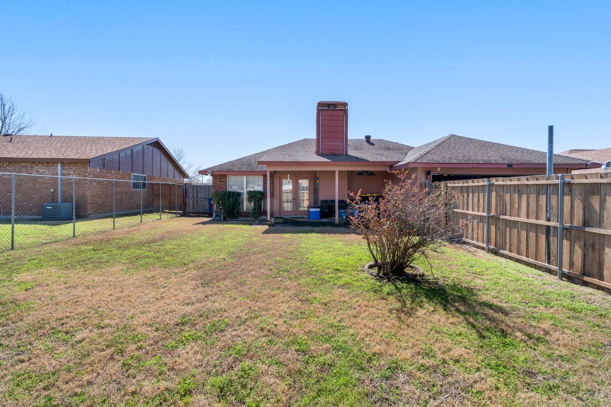 1325 Greenbriar Lane