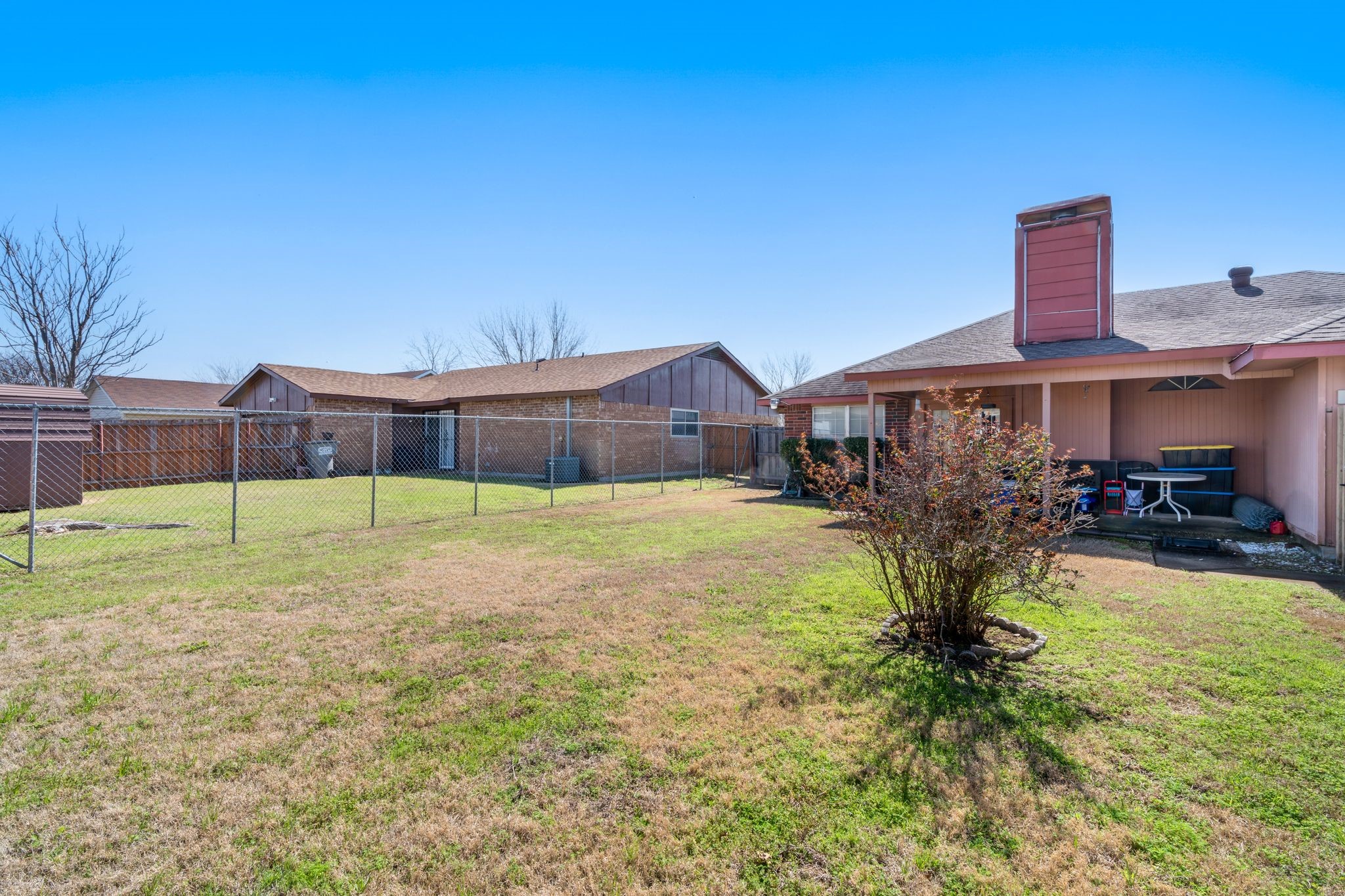 1325 Greenbriar Lane