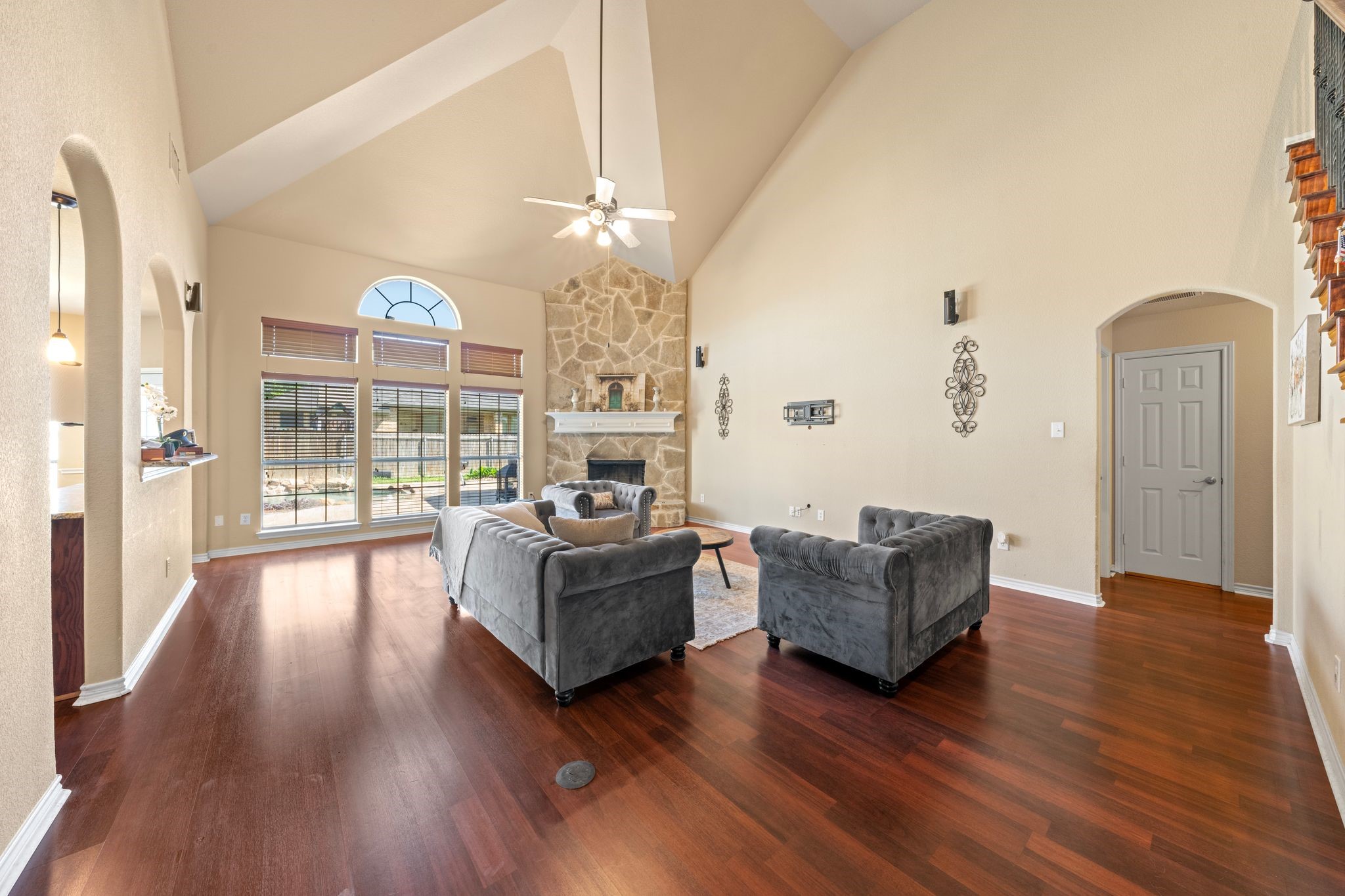 5038 W Fall Drive