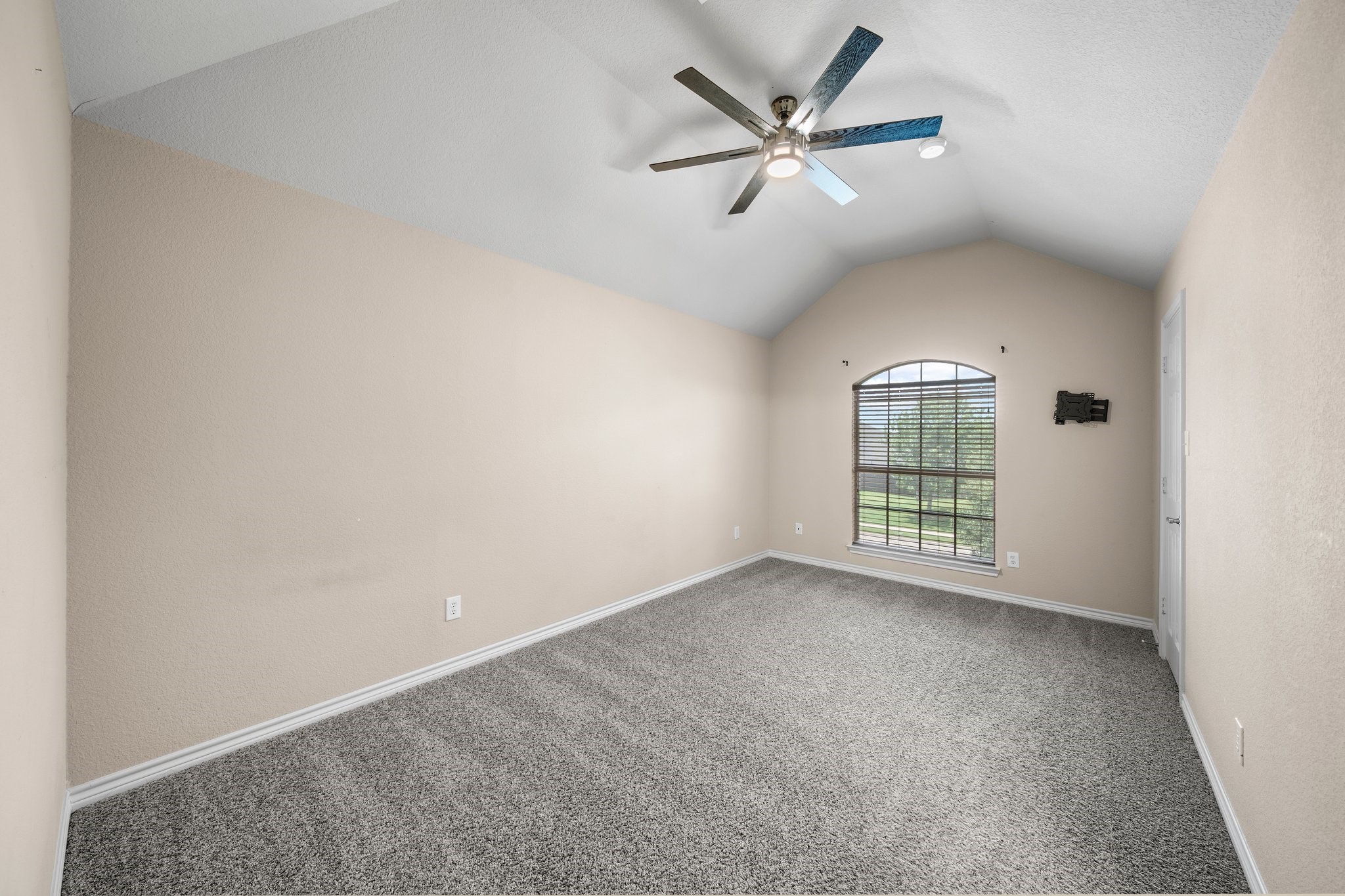 5038 W Fall Drive