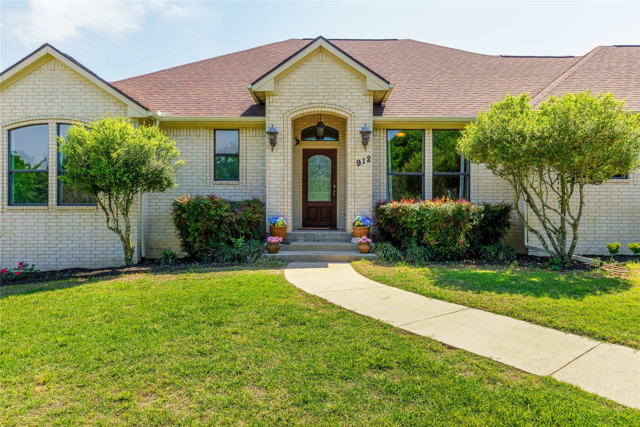 912 E Highland Road