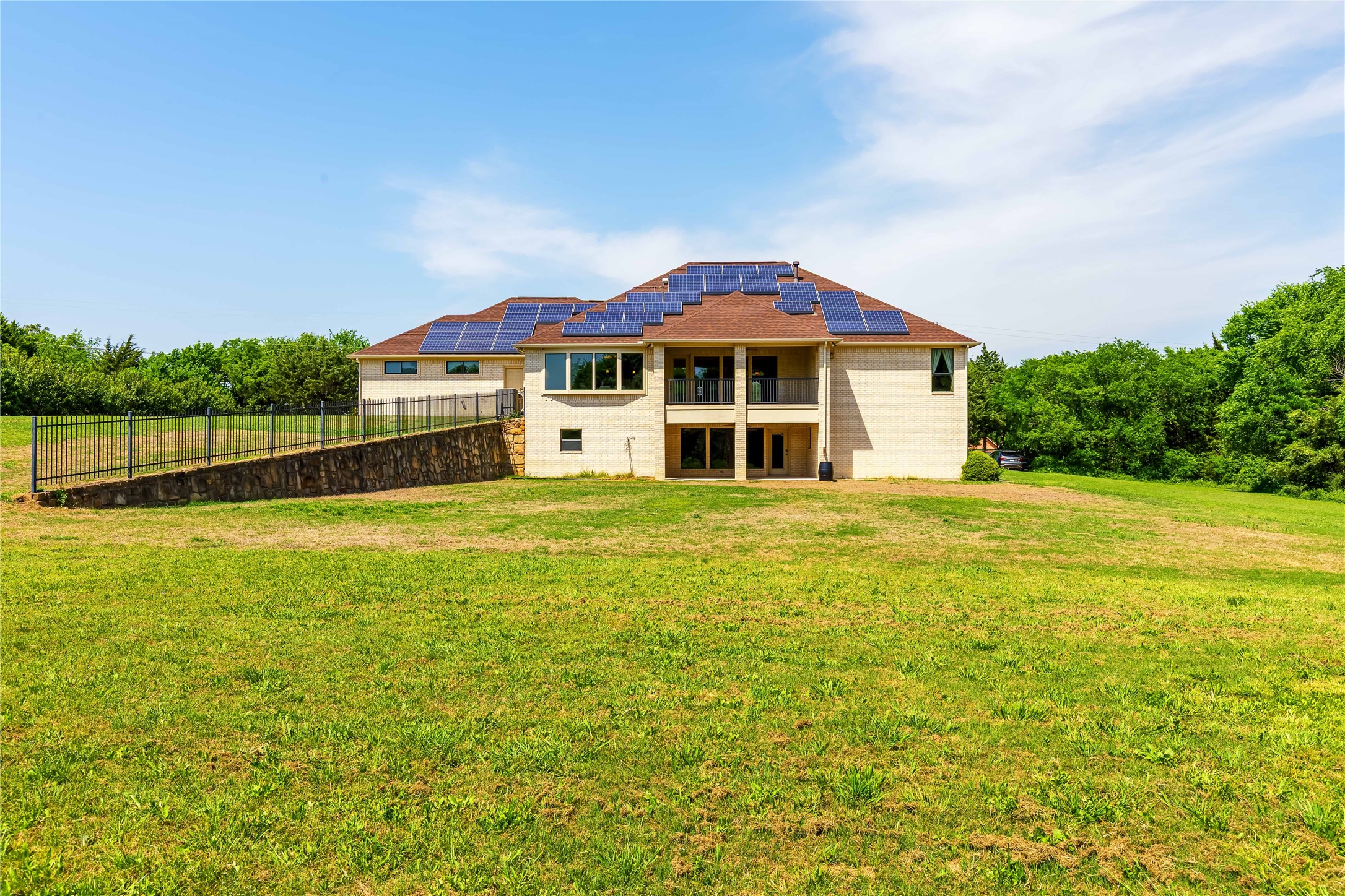 912 E Highland Road