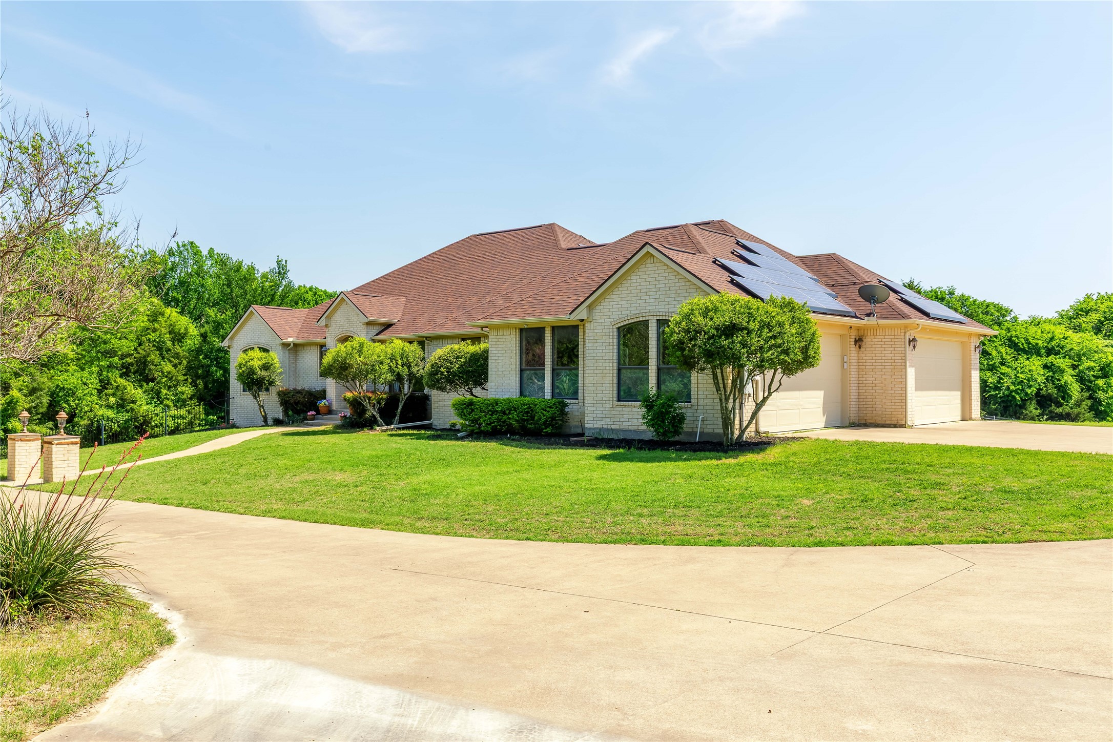 912 E Highland Road