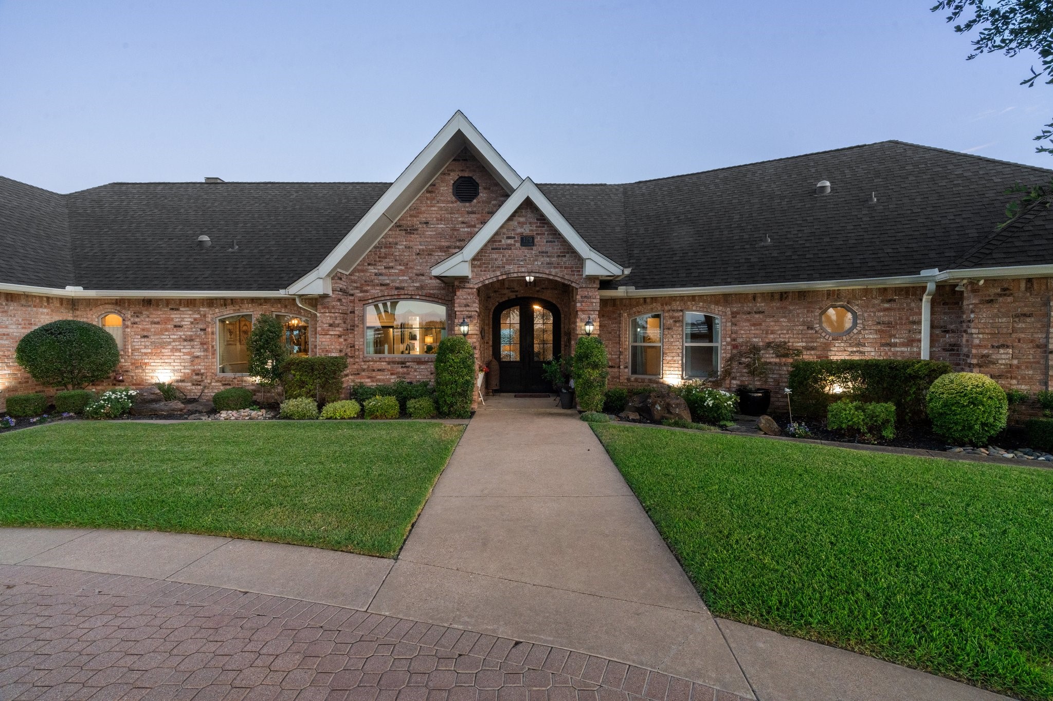 129 Lakeshore Drive