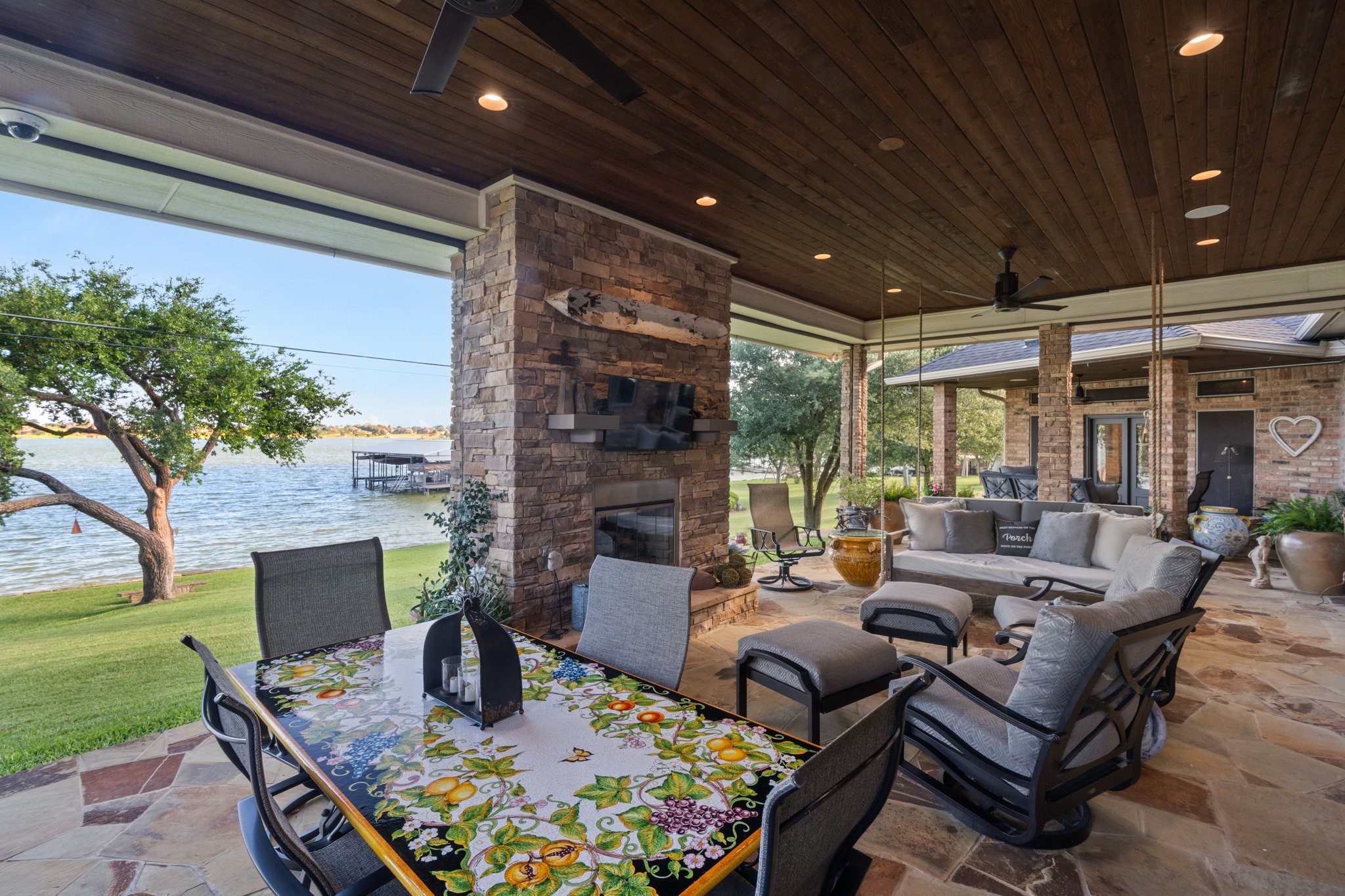 129 Lakeshore Drive
