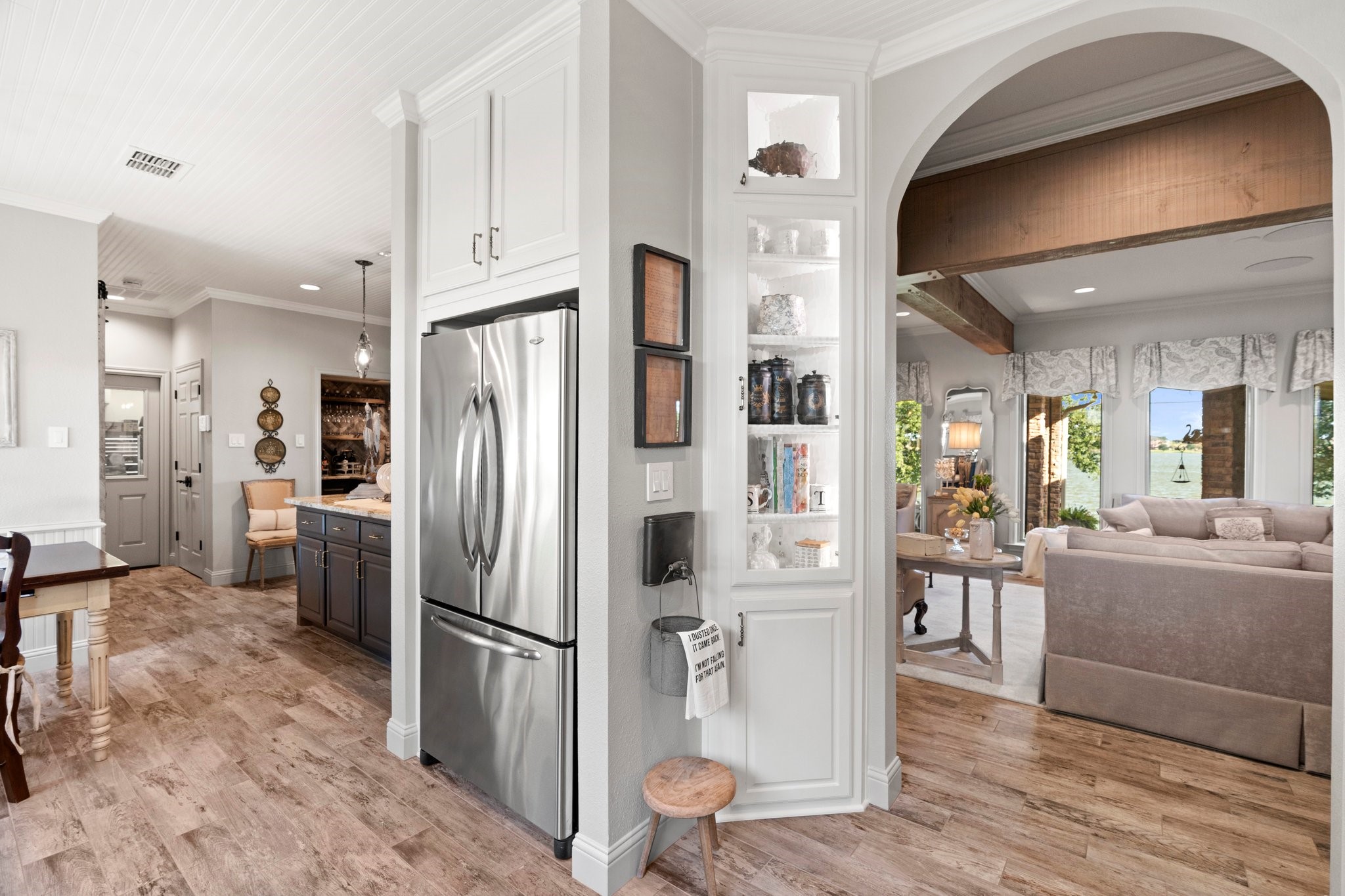 129 Lakeshore Drive