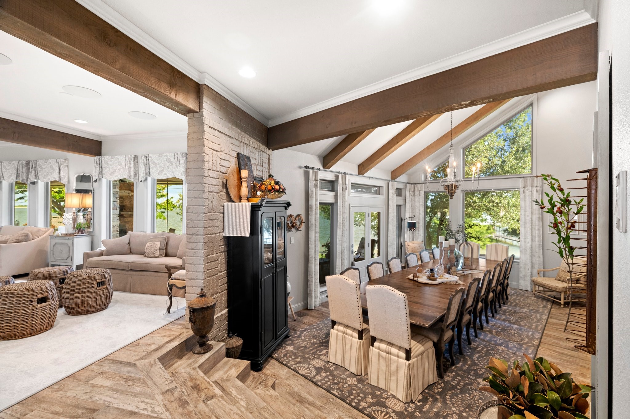 129 Lakeshore Drive