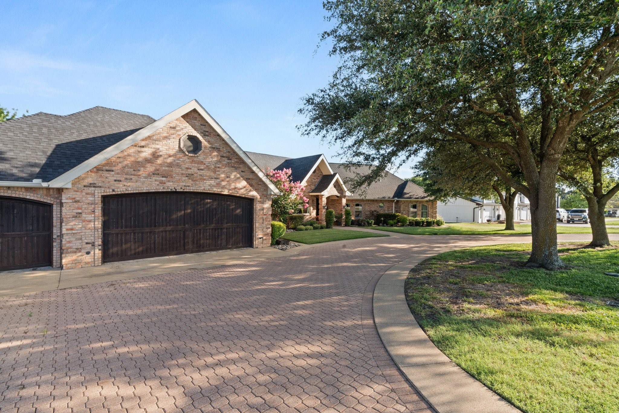 129 Lakeshore Drive