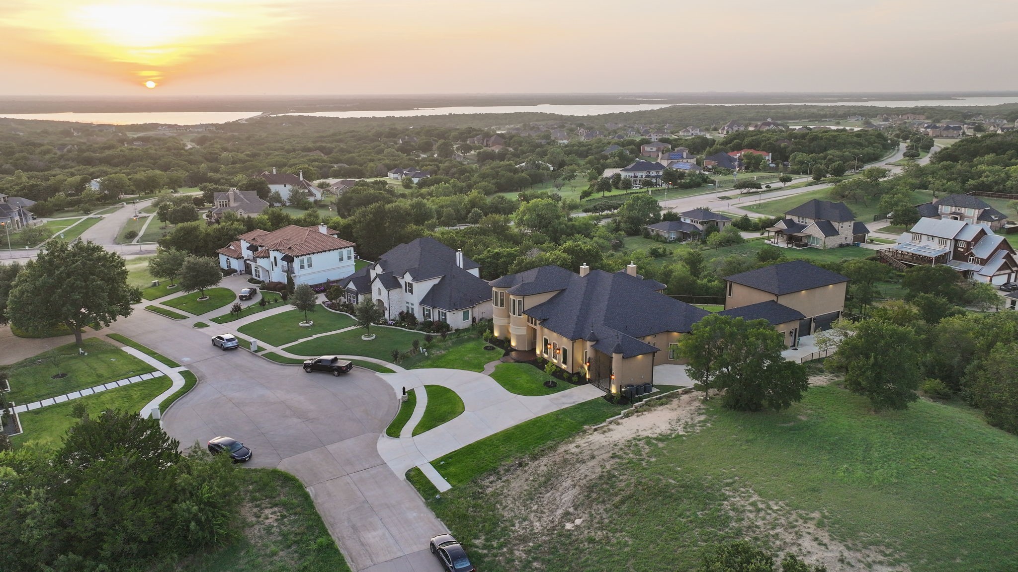 2621 Whispering Oaks Cove