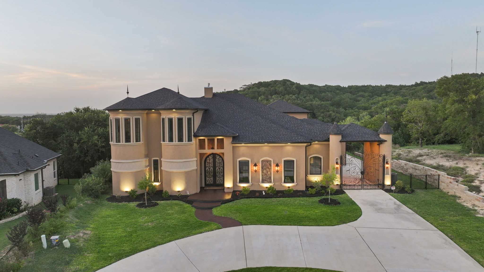 2621 Whispering Oaks Cove