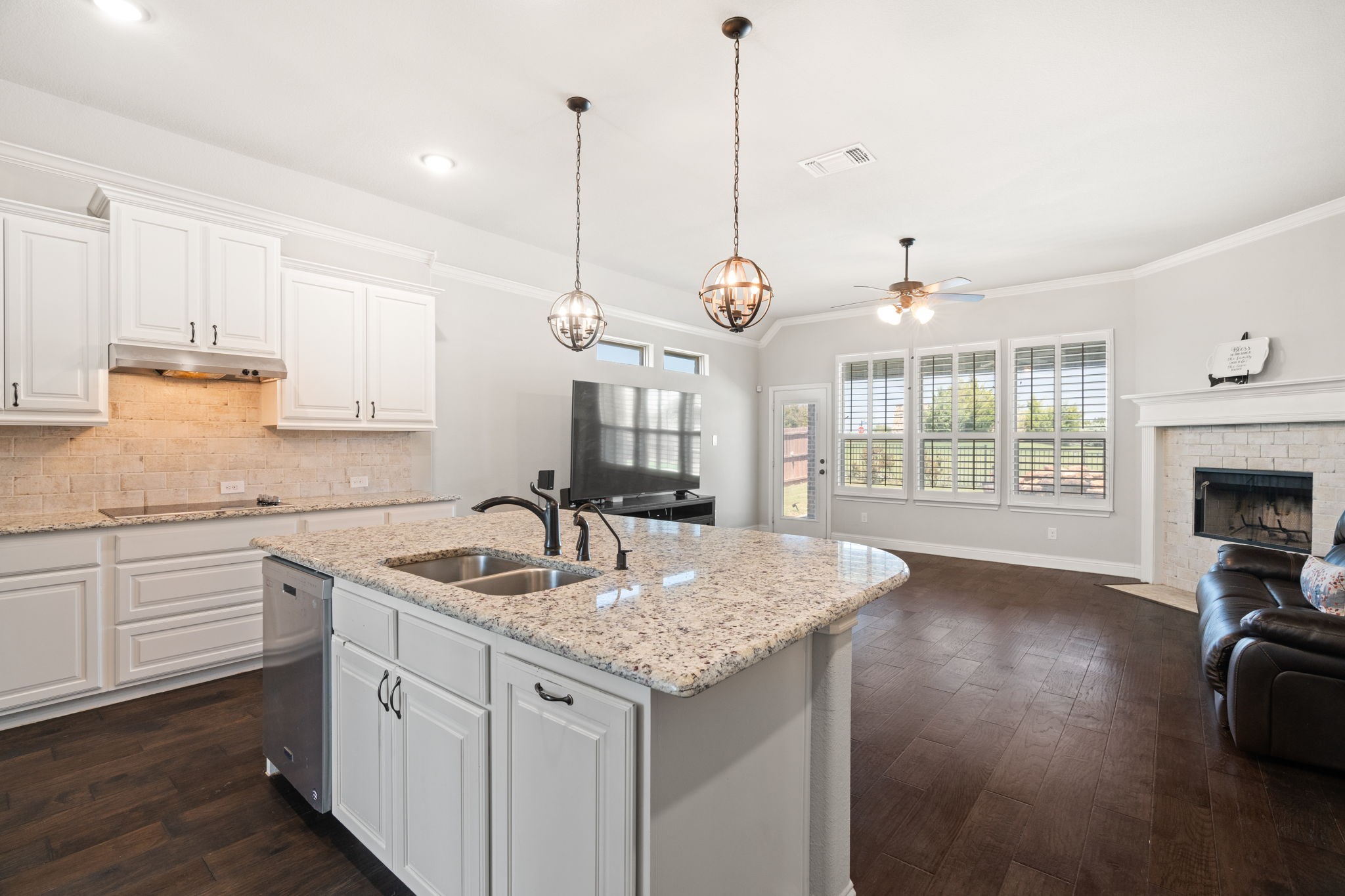 833 Rustic Trail