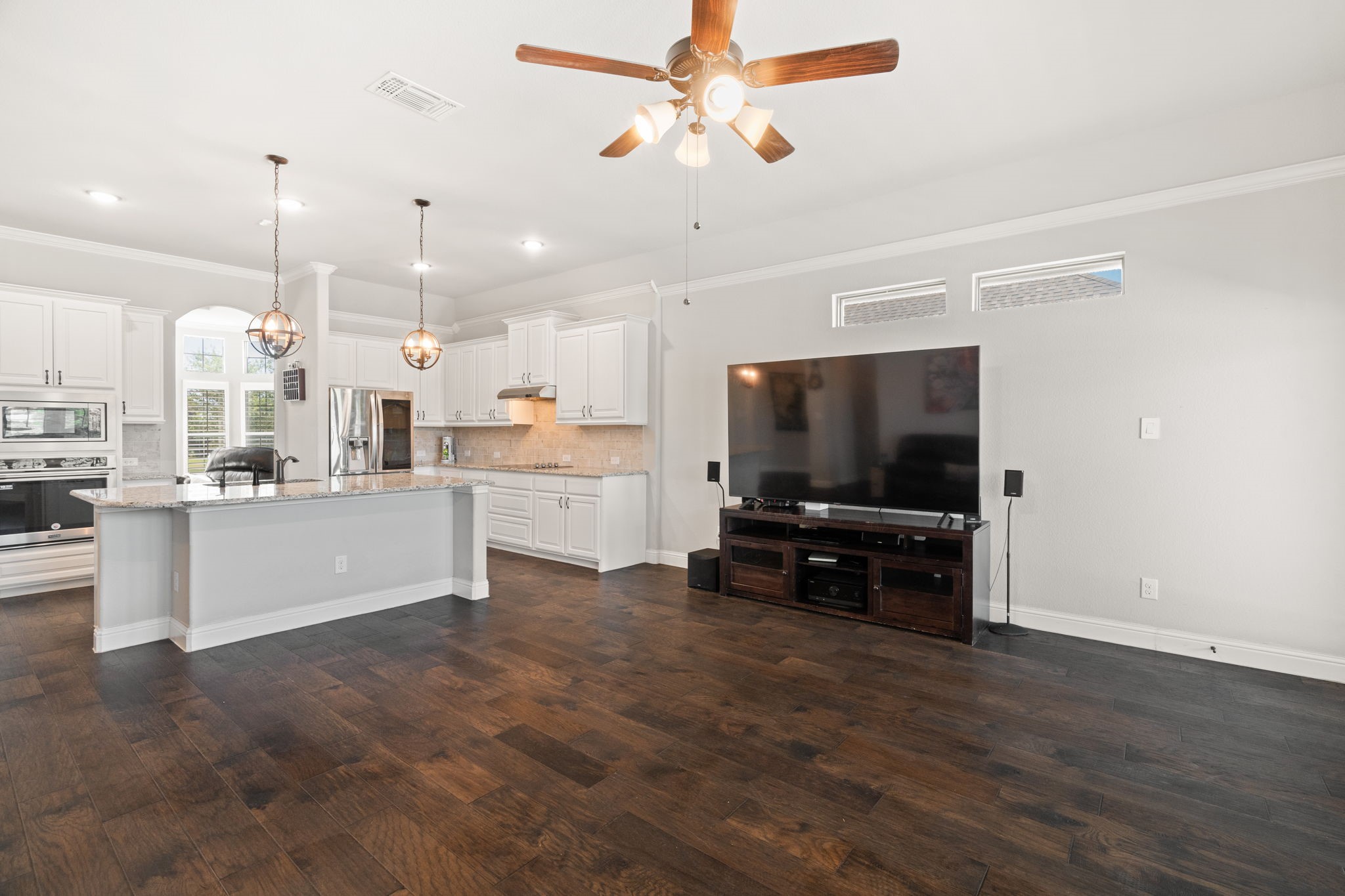 833 Rustic Trail