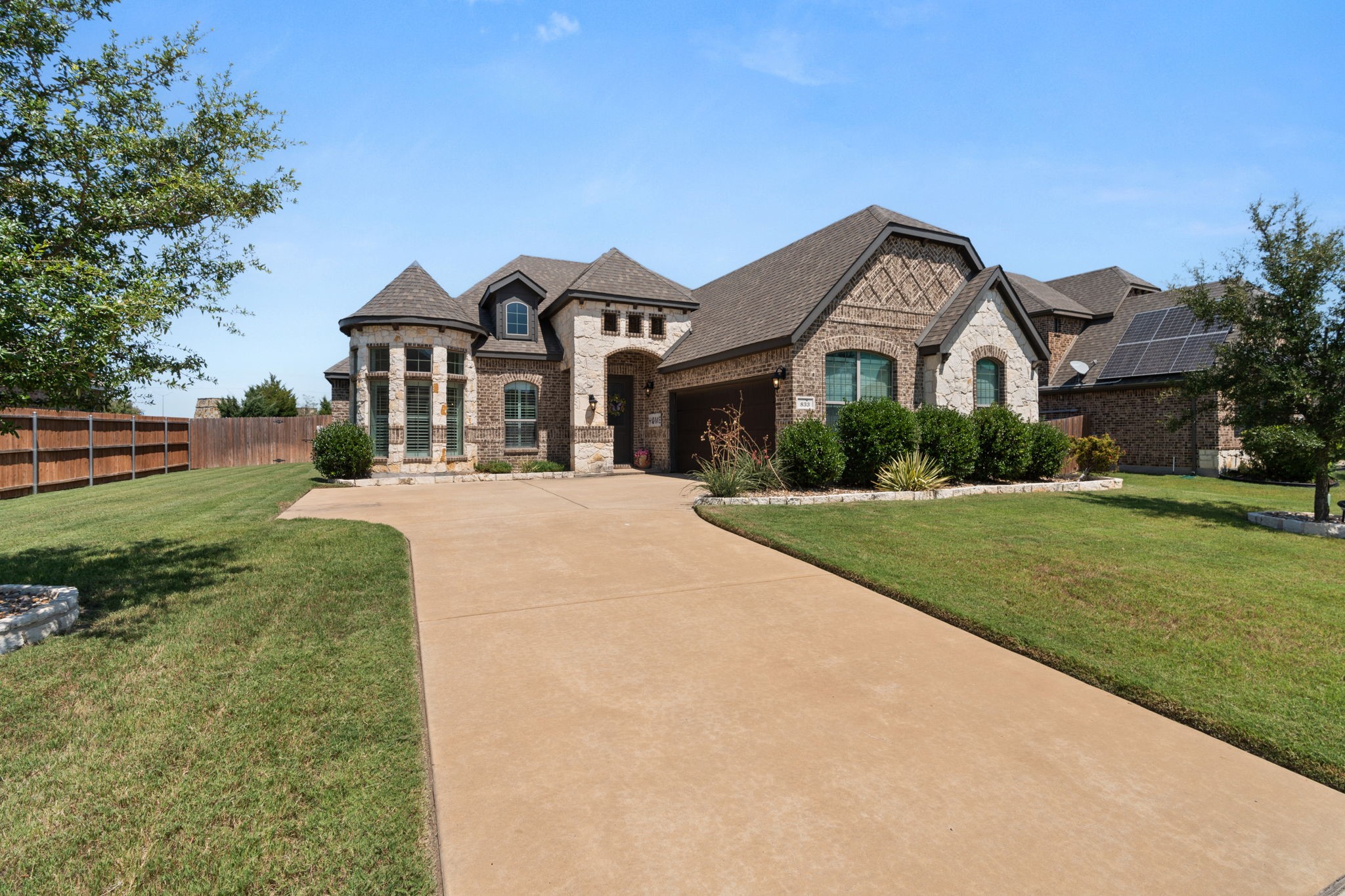 833 Rustic Trail
