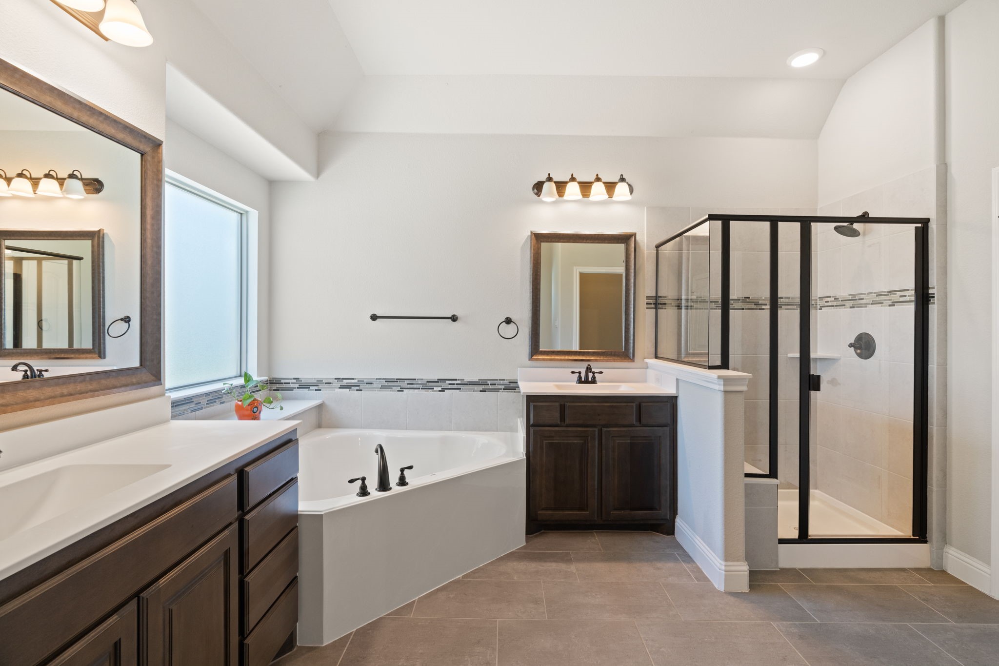 833 Rustic Trail