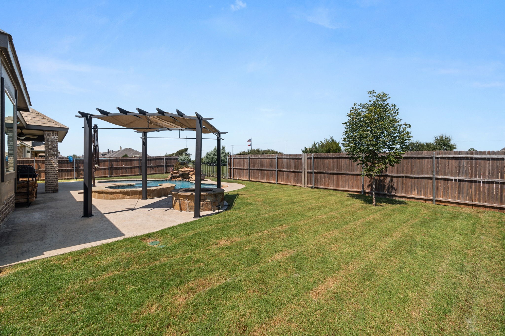 833 Rustic Trail