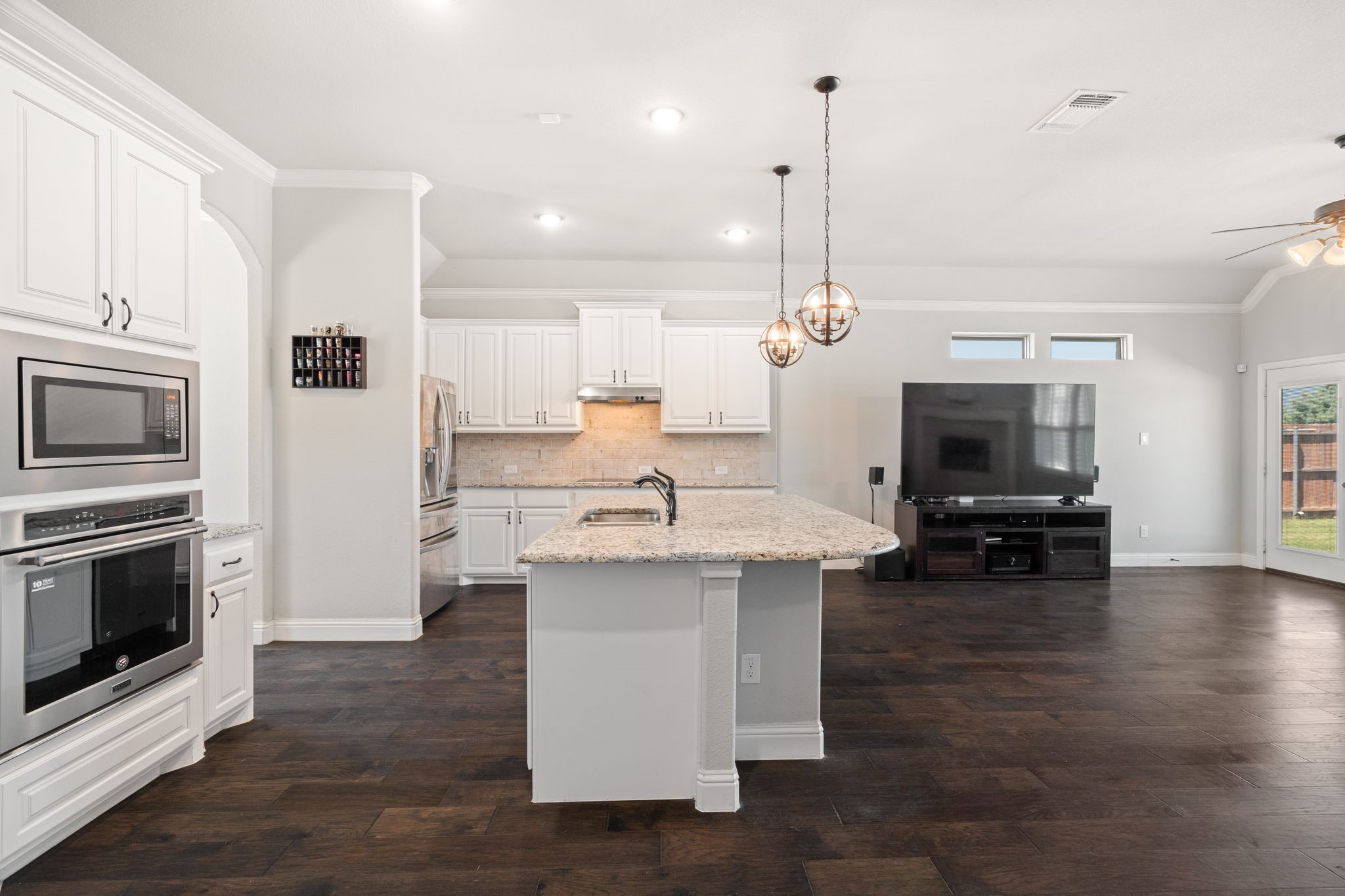 833 Rustic Trail