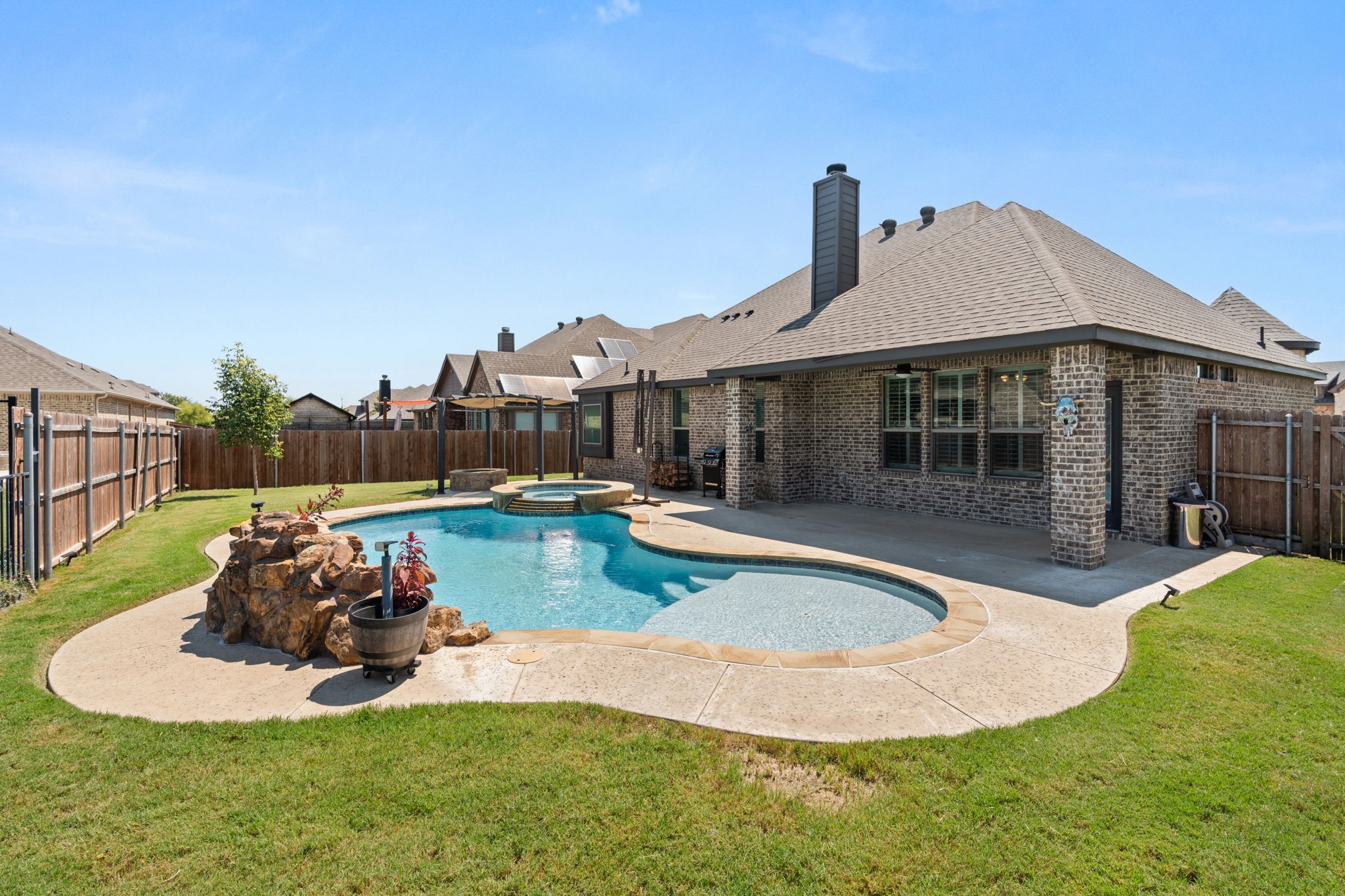 833 Rustic Trail