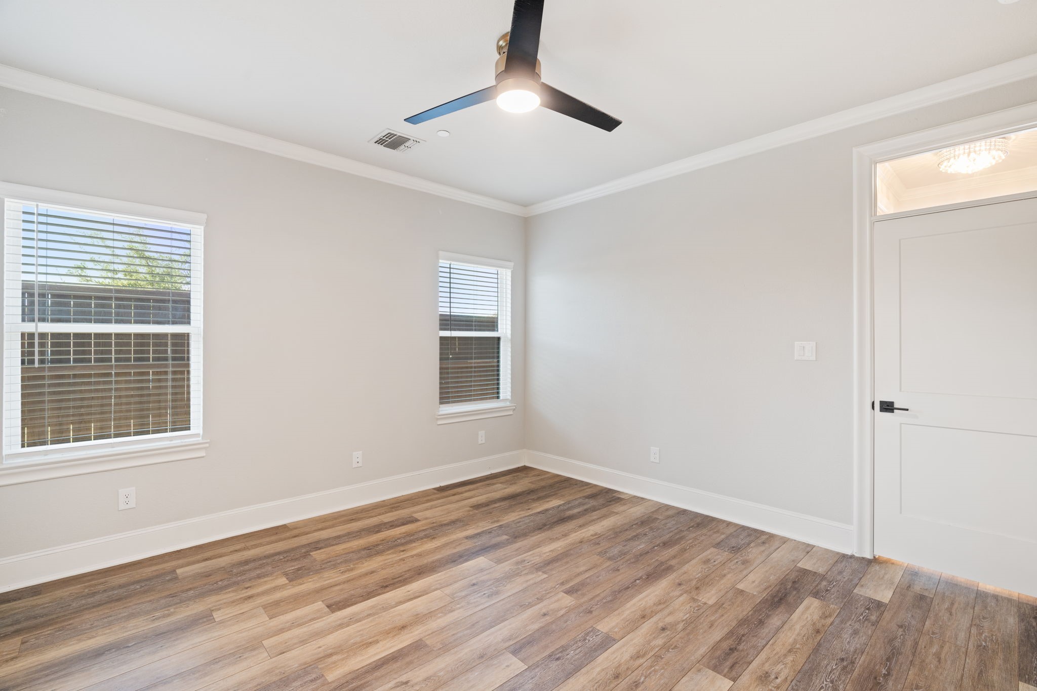 310 Woodside Trail