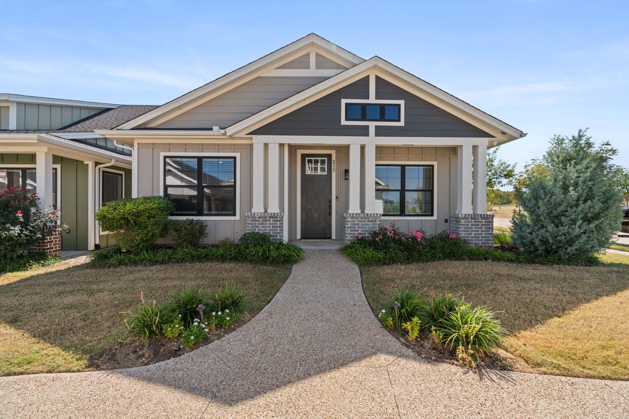 310 Woodside Trail