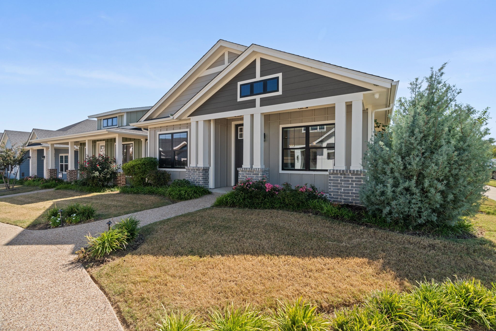310 Woodside Trail