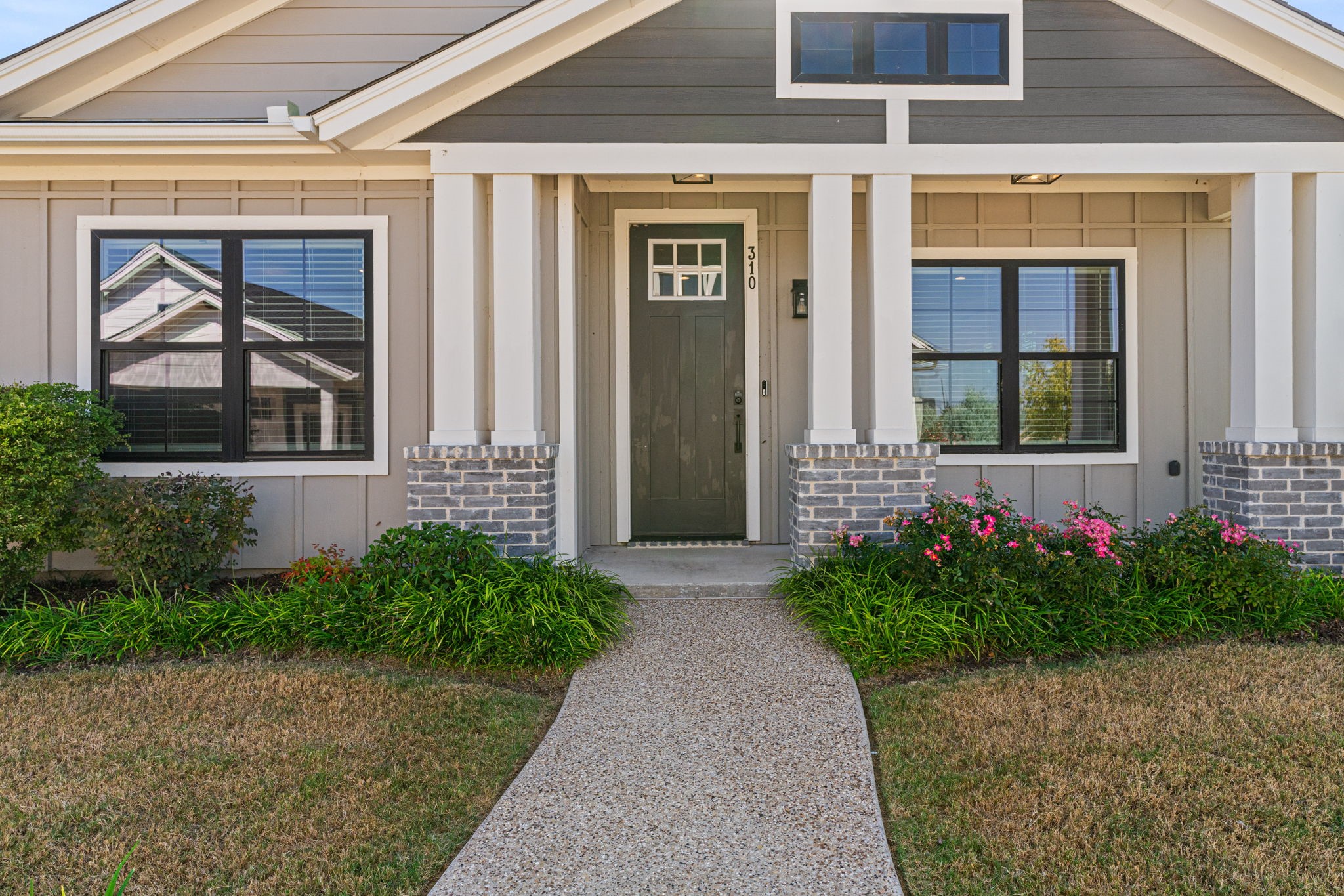 310 Woodside Trail