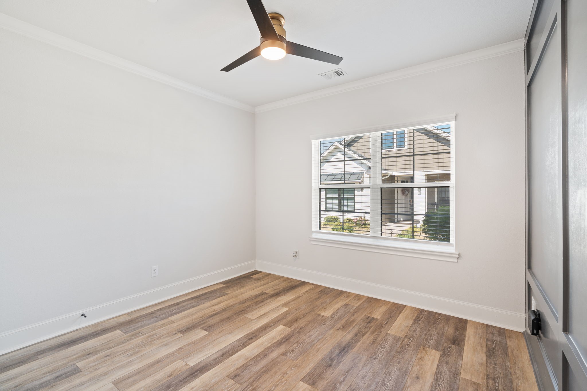 310 Woodside Trail
