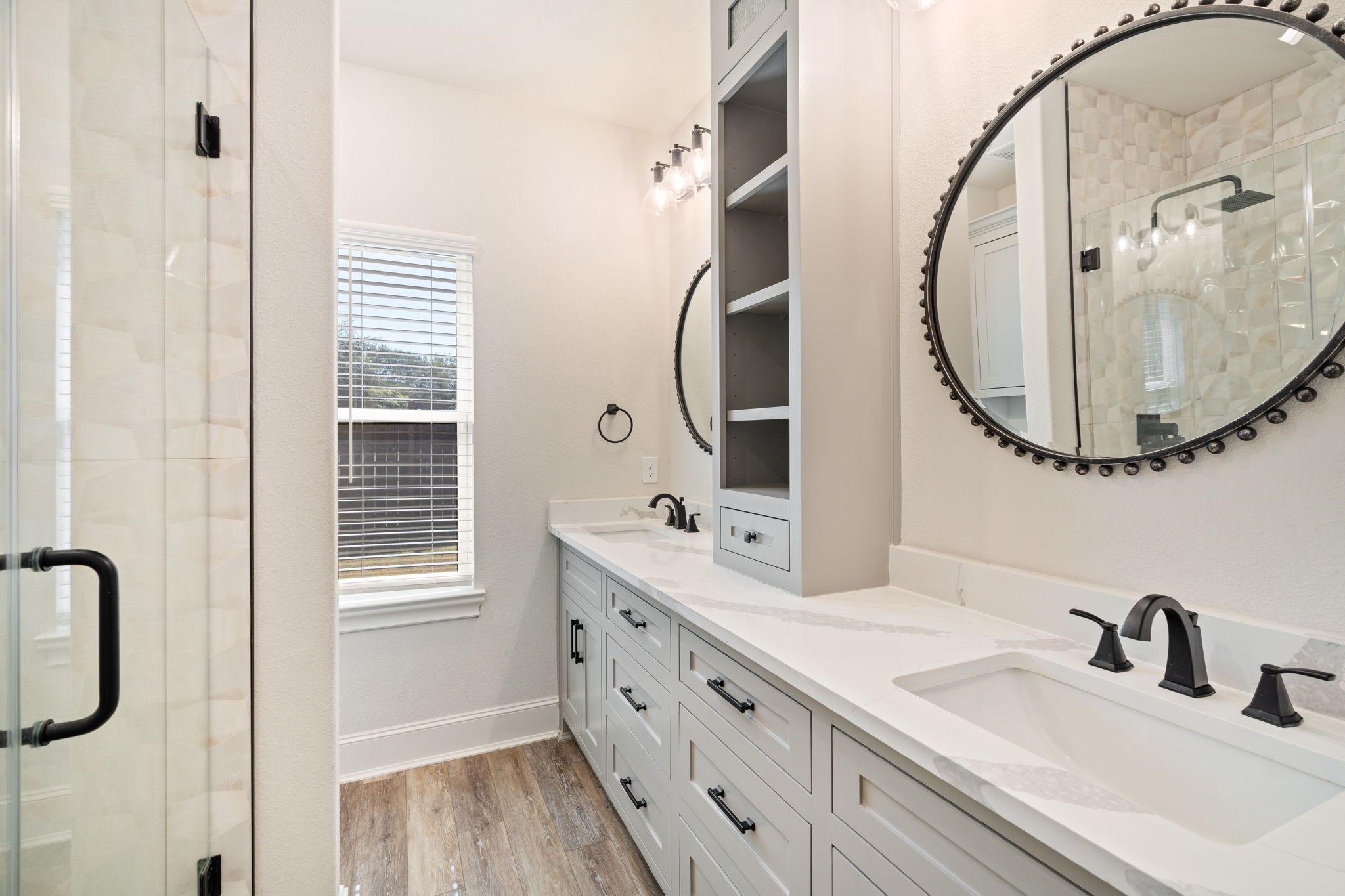 310 Woodside Trail