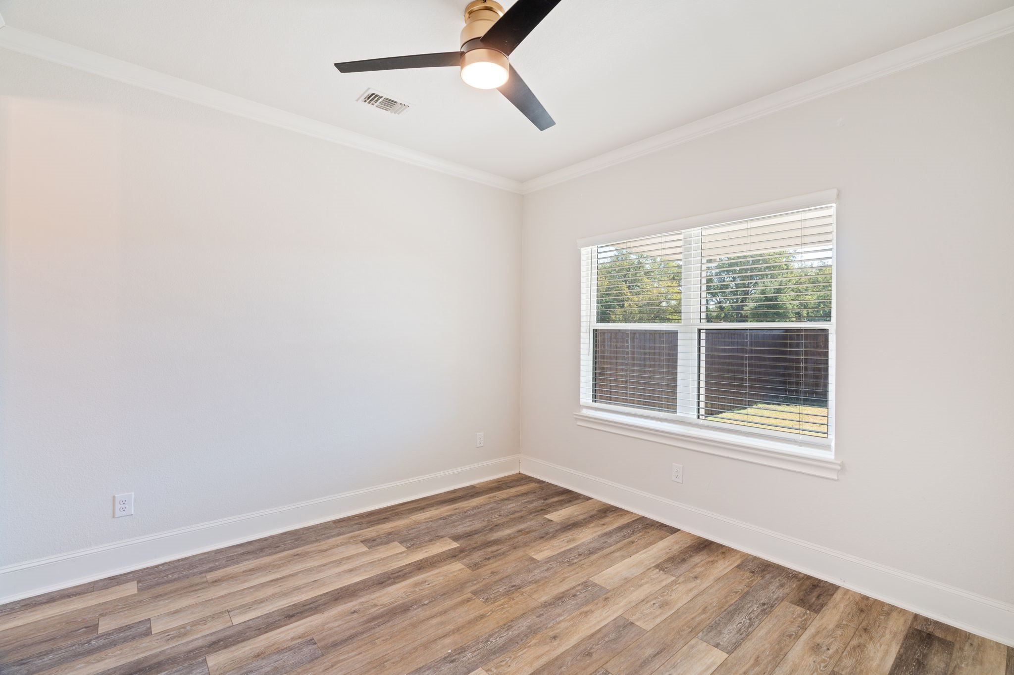310 Woodside Trail
