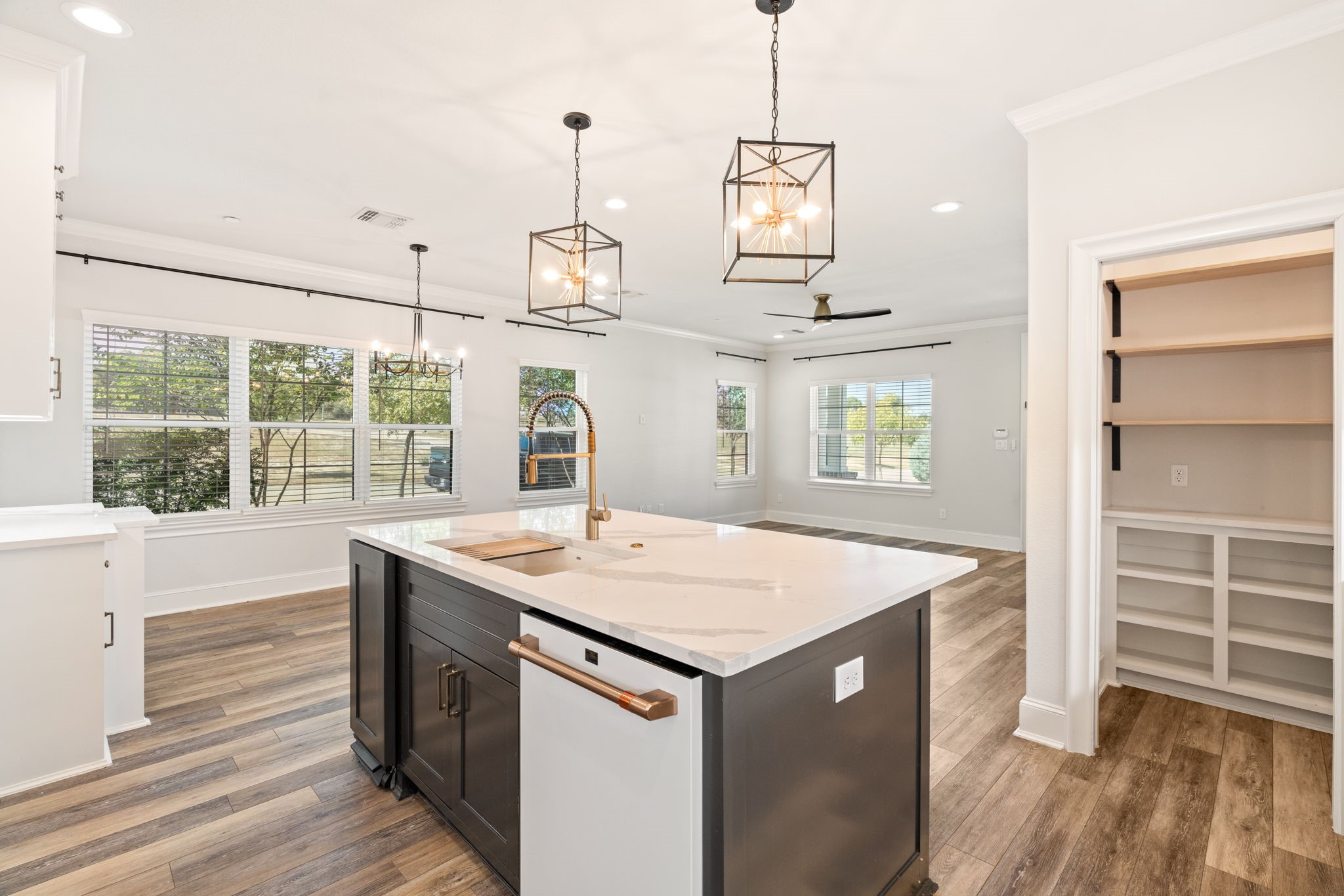 310 Woodside Trail