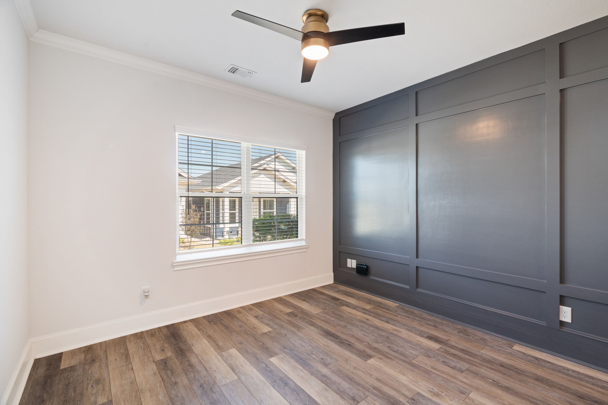 310 Woodside Trail