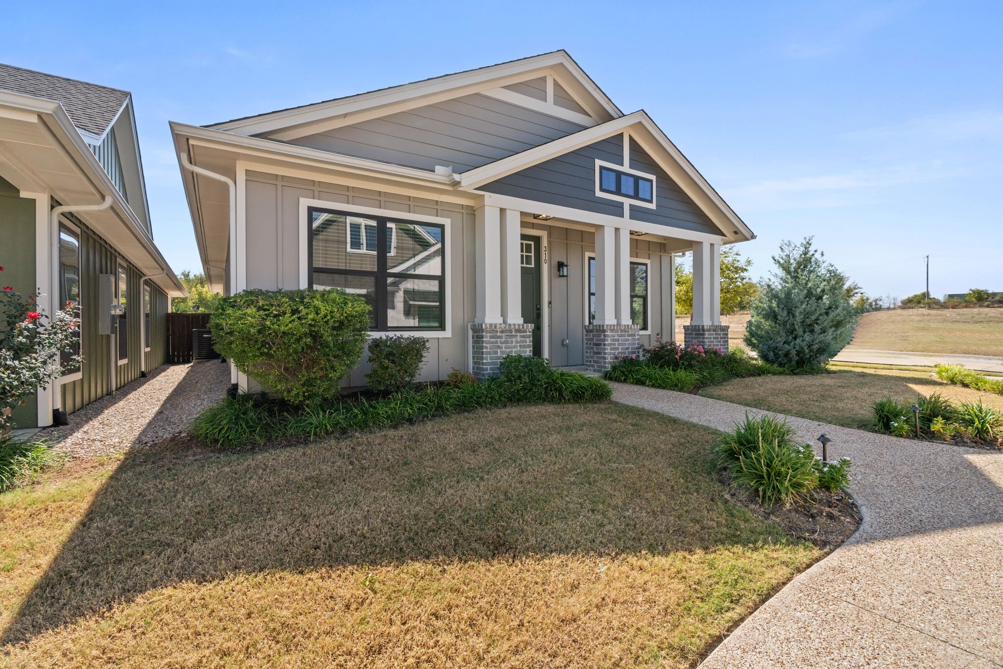 310 Woodside Trail