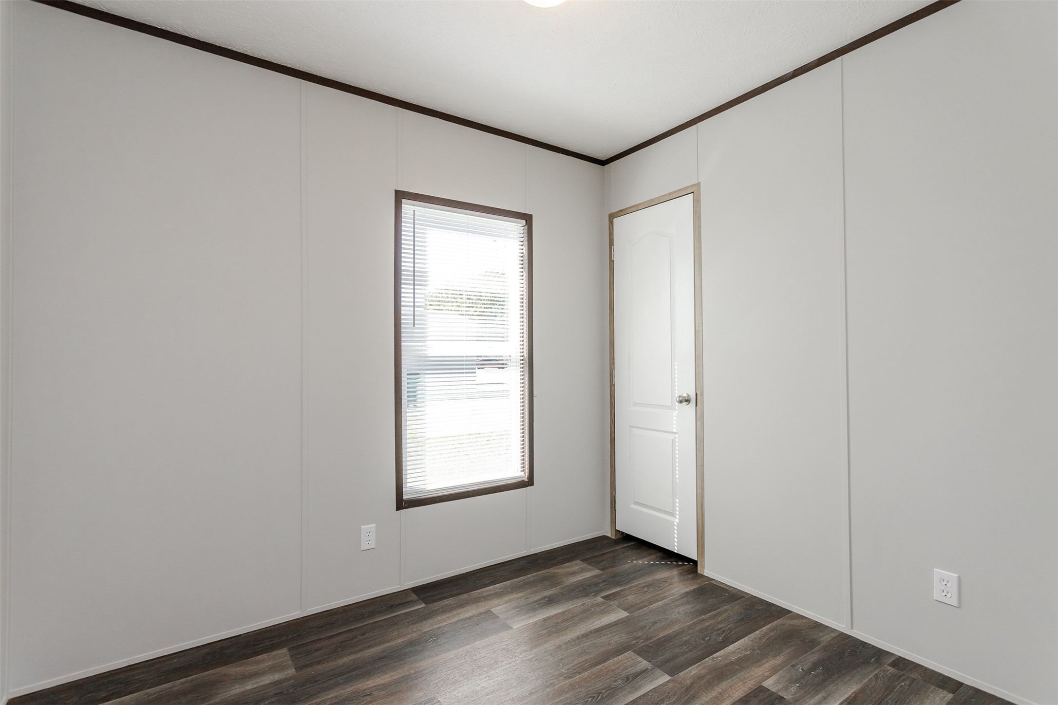 2900 S Interstate Highway 35 E 197