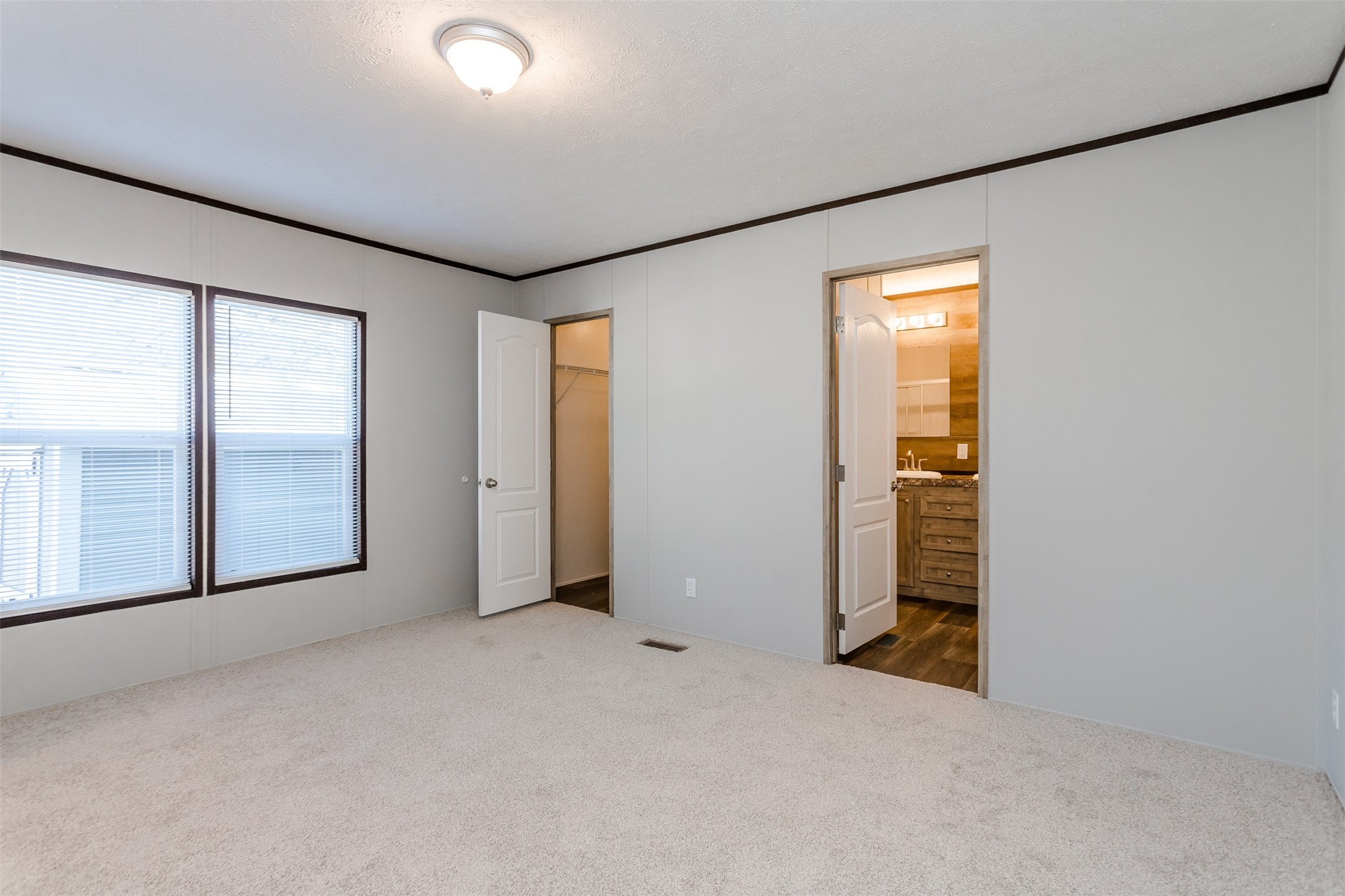 2900 S Interstate Highway 35 E 197