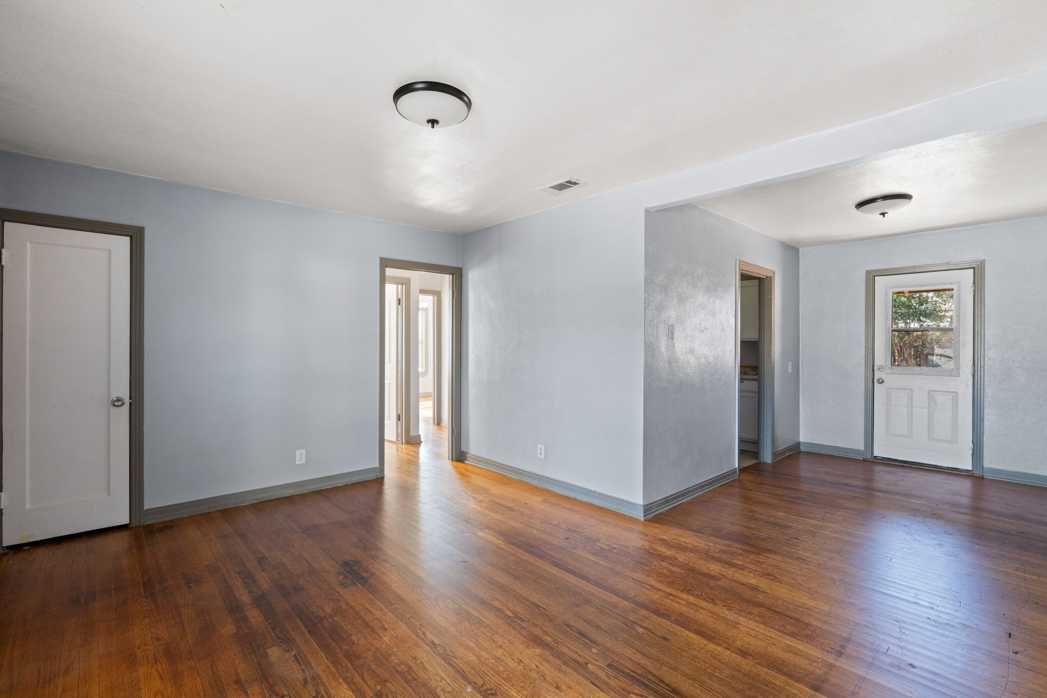 2725 Bowling Green Avenue