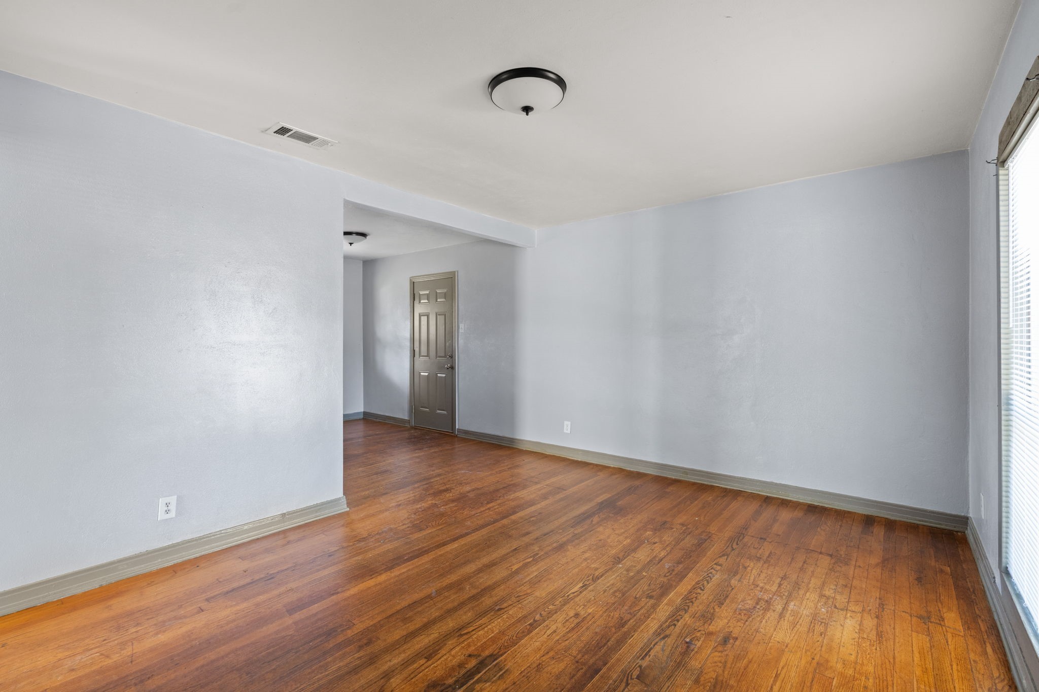 2725 Bowling Green Avenue