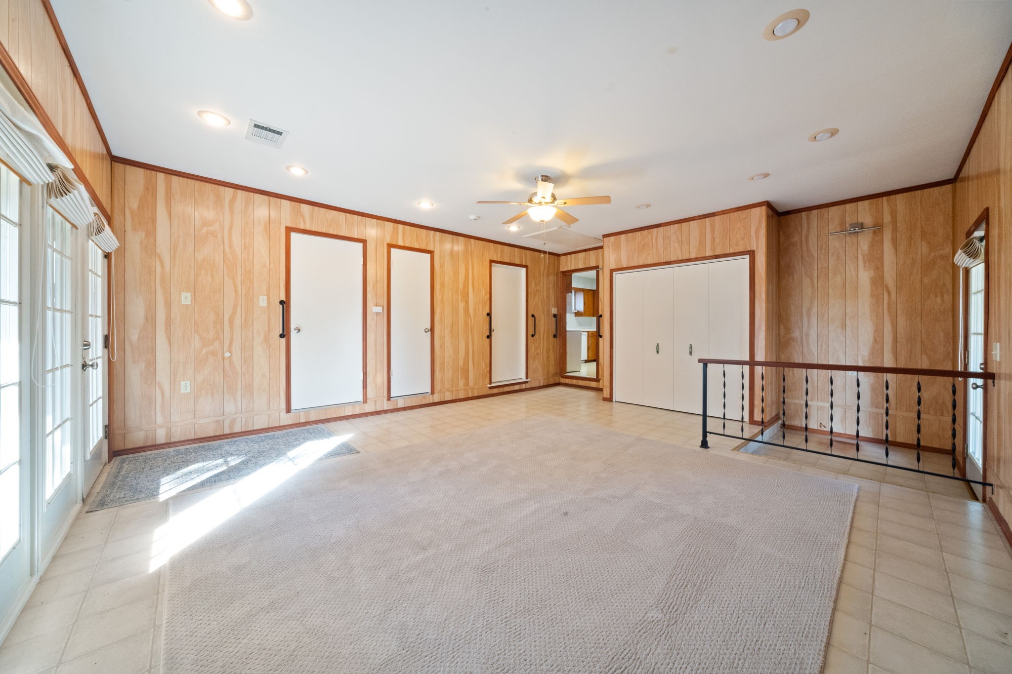 139 Lakeshore Drive
