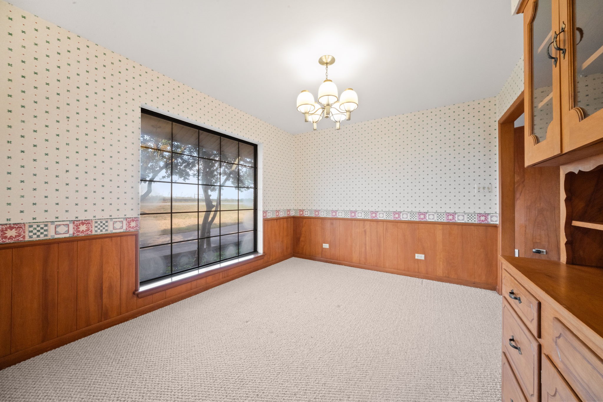 139 Lakeshore Drive