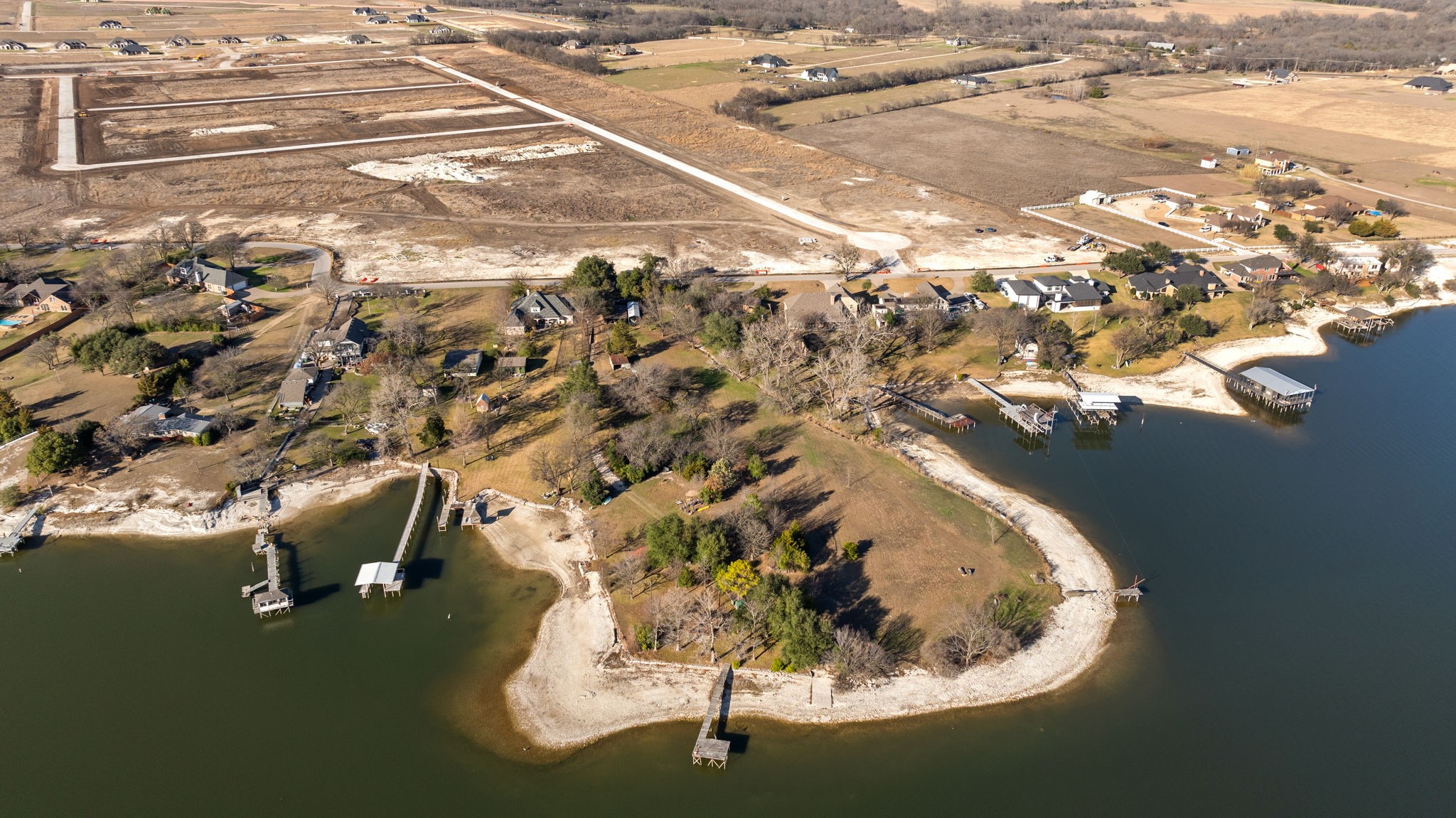 139 Lakeshore Drive
