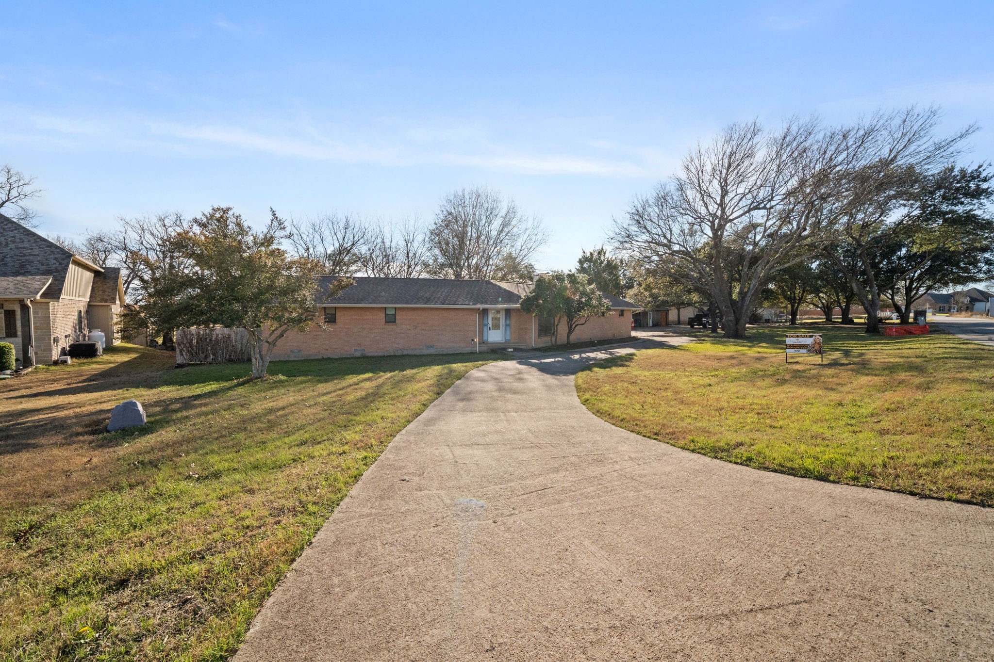 139 Lakeshore Drive