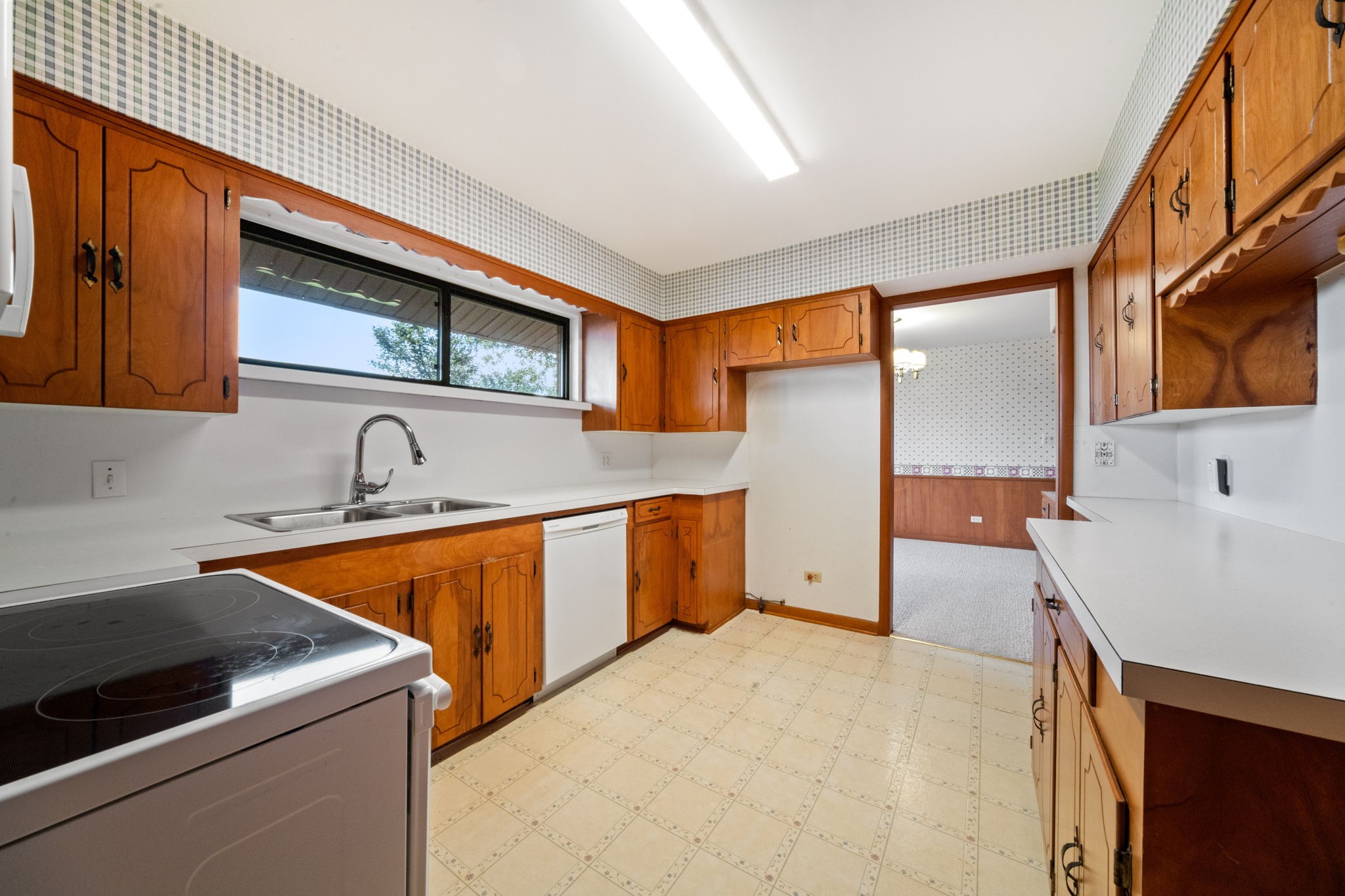 139 Lakeshore Drive