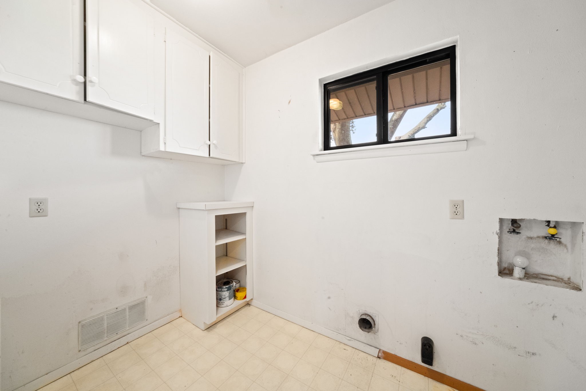 139 Lakeshore Drive