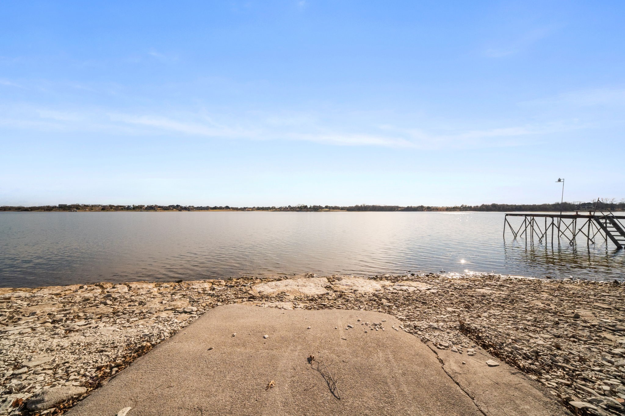 139 Lakeshore Drive