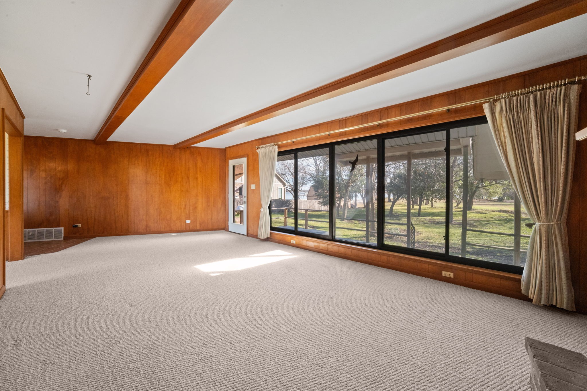 139 Lakeshore Drive