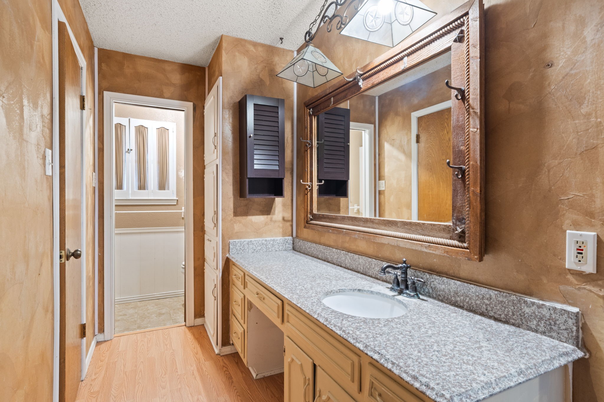 704 Morning Glory Lane