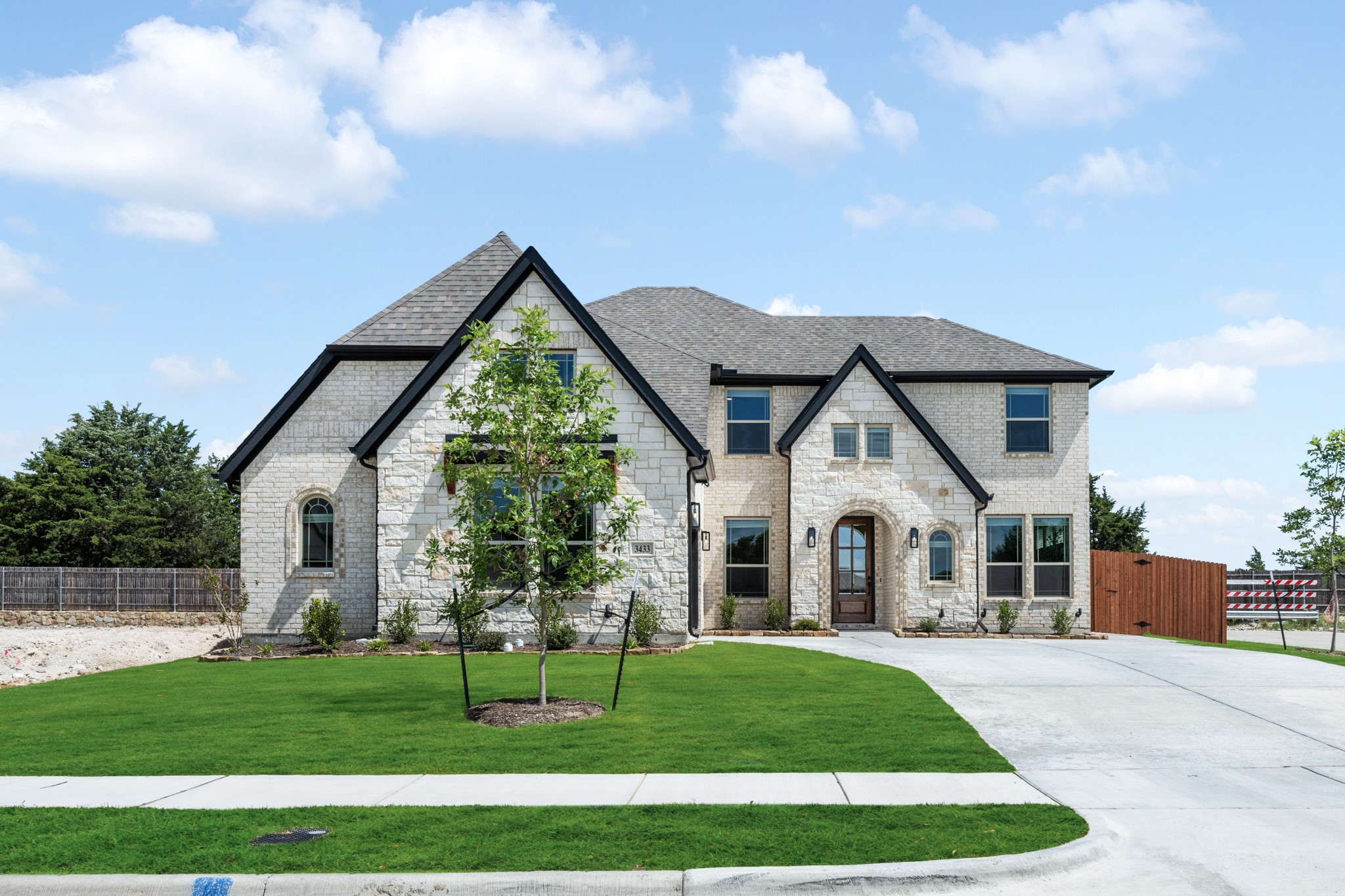 3433 Nightingale Lane