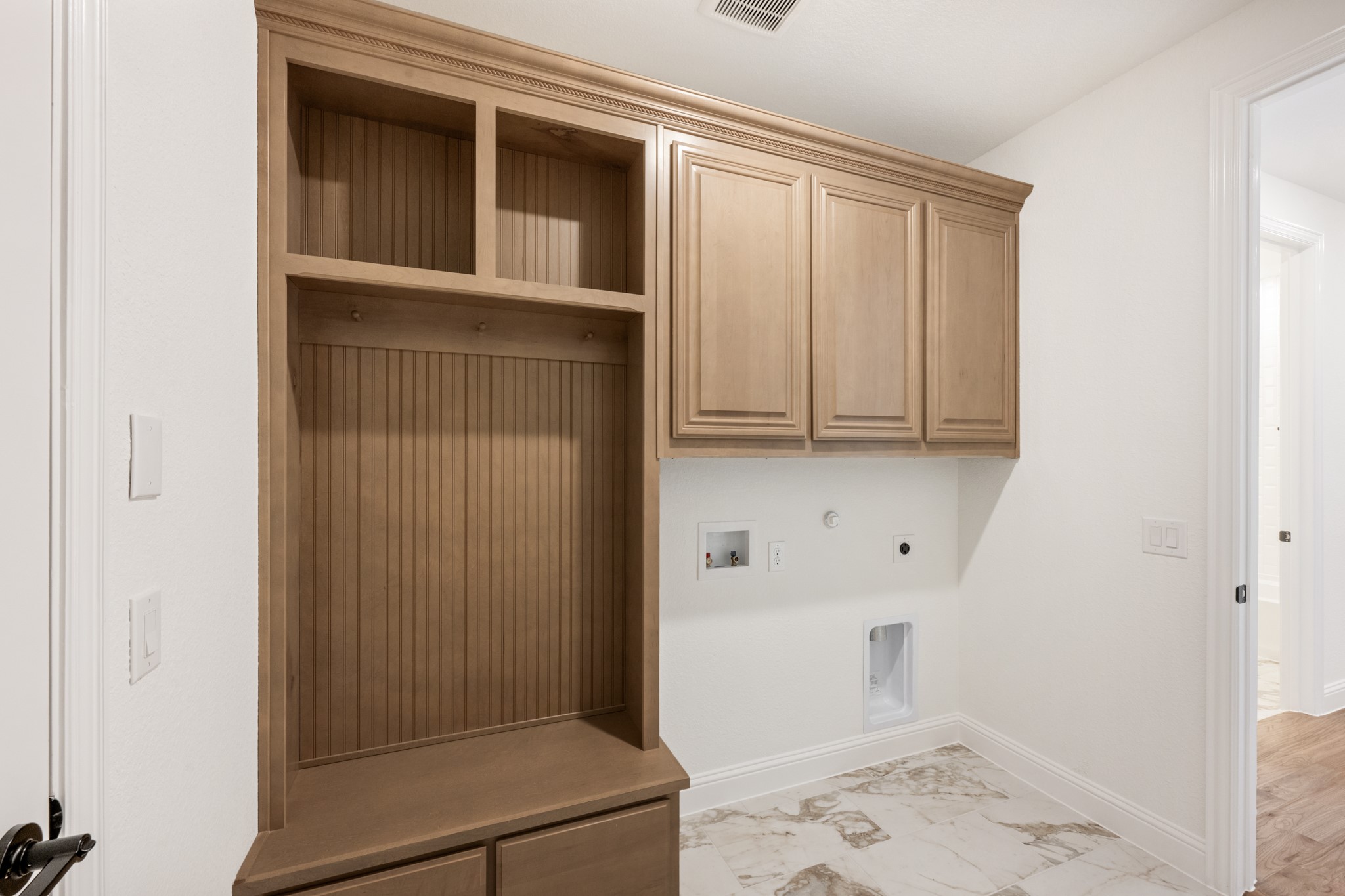 3433 Nightingale Lane