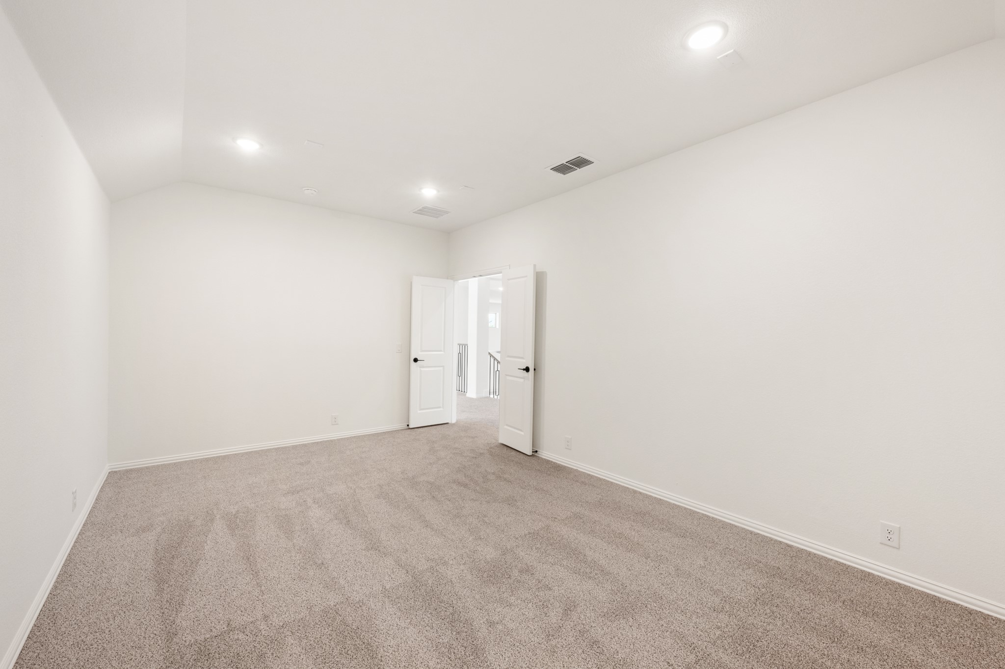 3433 Nightingale Lane