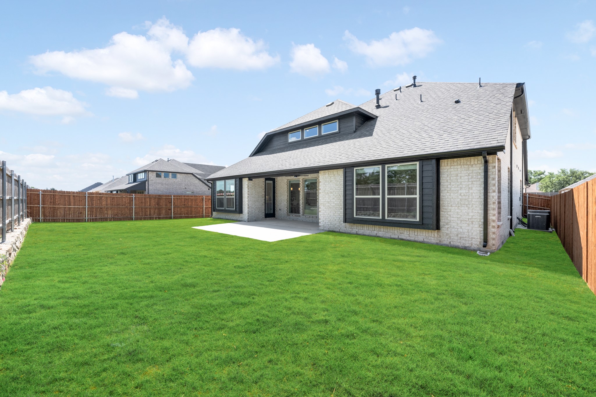3433 Nightingale Lane
