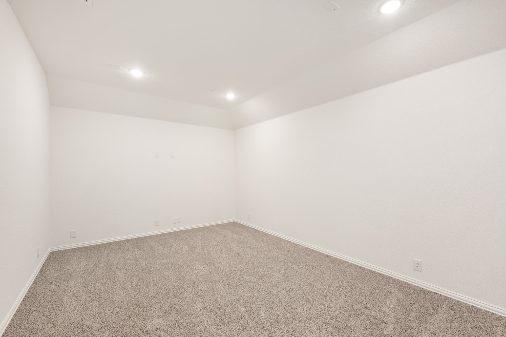 3433 Nightingale Lane