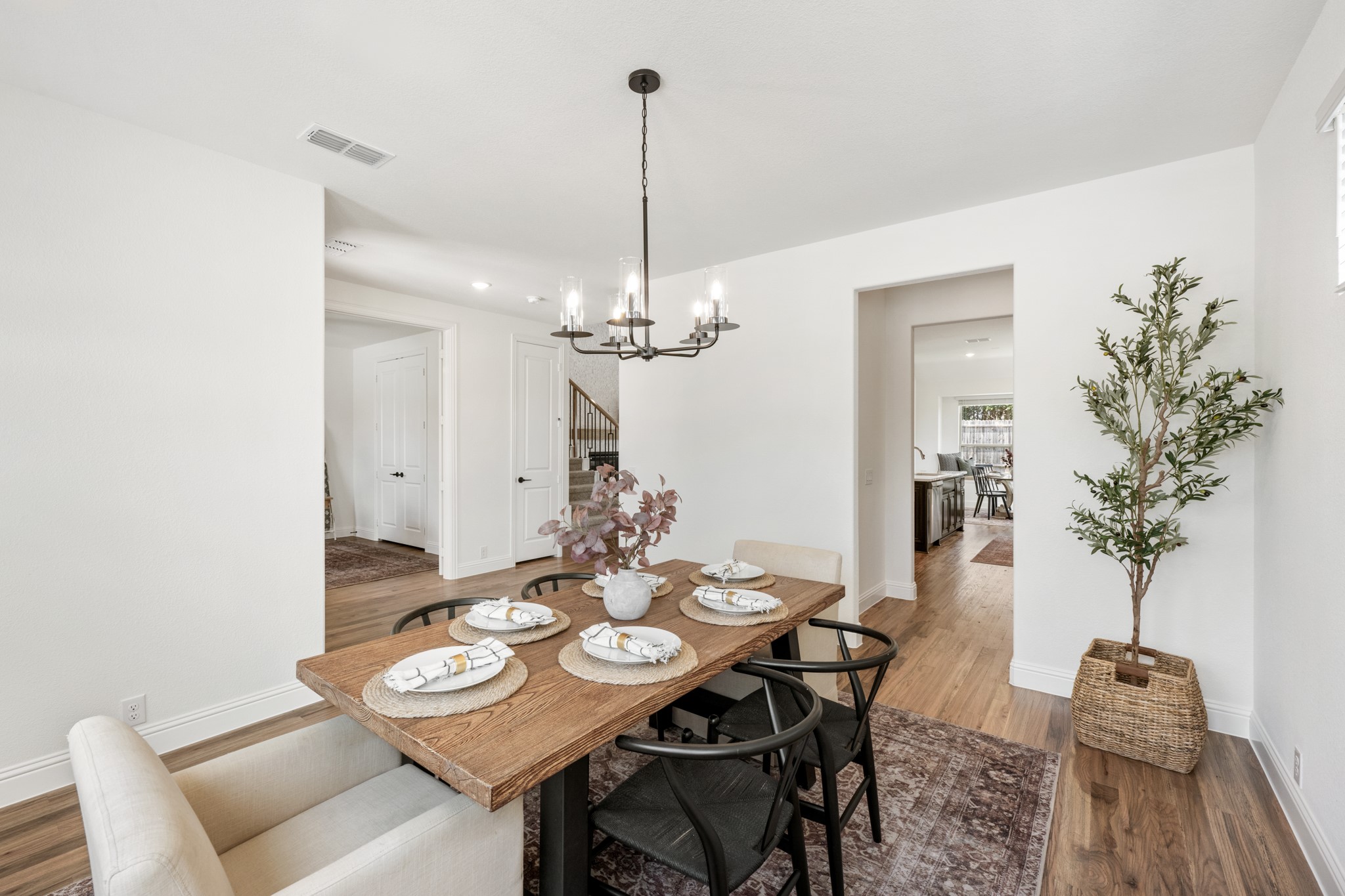 3433 Nightingale Lane
